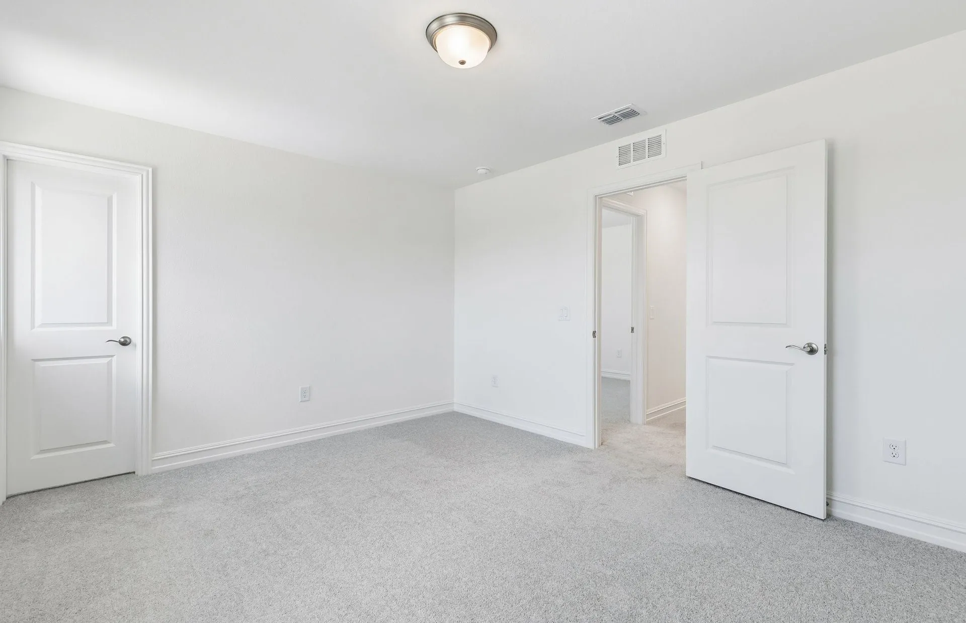 Secondary bedroom