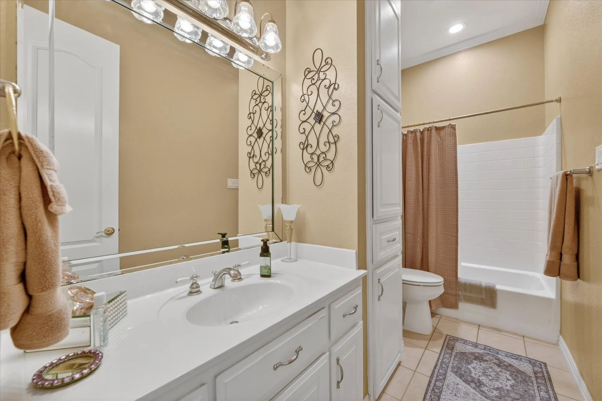 Single Family Residence For Sale in Tarrant County , 1812 Willow Springs Court, Haslet, Texas 76052, 4 Bedroom, 5 Bathroom, 3 Garage spaces, 4,610 Sqft, built in 2001, Preowned, Price $950,000, mls#21234066, Real Estate Agent in Haslet, Homes For Sale in Tarrant county, Homes For Sale in Haslet, Realtor in Haslet Texas, Real Estate Brokerage Independent Realty Texas, Luminita Cordes Realtor