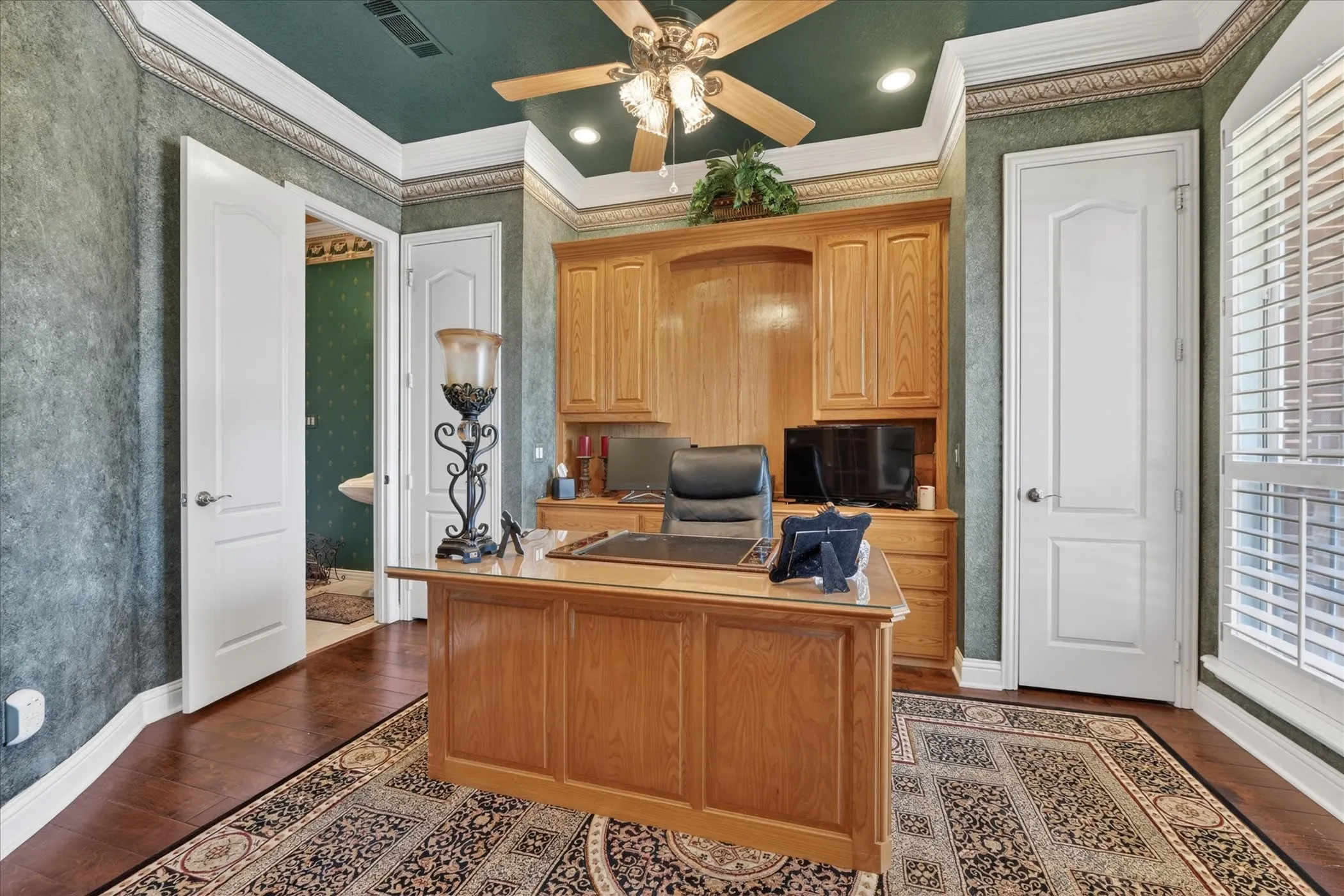 Single Family Residence For Sale in Tarrant County , 1812 Willow Springs Court, Haslet, Texas 76052, 4 Bedroom, 5 Bathroom, 3 Garage spaces, 4,610 Sqft, built in 2001, Preowned, Price $950,000, mls#21234066, Real Estate Agent in Haslet, Homes For Sale in Tarrant county, Homes For Sale in Haslet, Realtor in Haslet Texas, Real Estate Brokerage Independent Realty Texas, Luminita Cordes Realtor