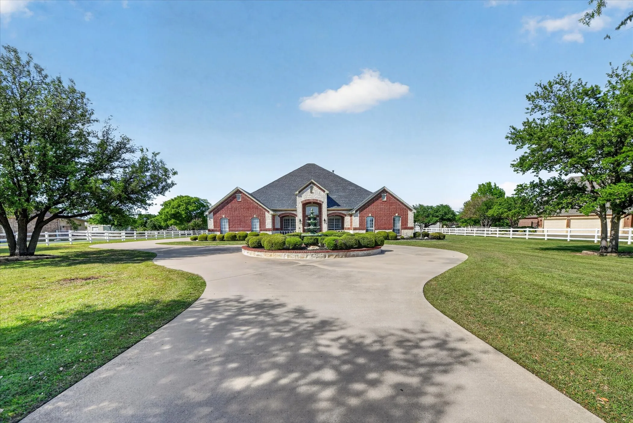 Single Family Residence For Sale in Tarrant County , 1812 Willow Springs Court, Haslet, Texas 76052, 4 Bedroom, 5 Bathroom, 3 Garage spaces, 4,610 Sqft, built in 2001, Preowned, Price $950,000, mls#21234066, Real Estate Agent in Haslet, Homes For Sale in Tarrant county, Homes For Sale in Haslet, Realtor in Haslet Texas, Real Estate Brokerage Independent Realty Texas, Luminita Cordes Realtor