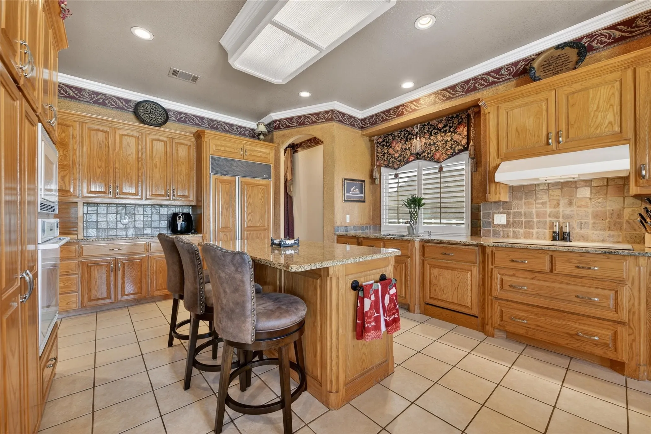 Single Family Residence For Sale in Tarrant County , 1812 Willow Springs Court, Haslet, Texas 76052, 4 Bedroom, 5 Bathroom, 3 Garage spaces, 4,610 Sqft, built in 2001, Preowned, Price $950,000, mls#21234066, Real Estate Agent in Haslet, Homes For Sale in Tarrant county, Homes For Sale in Haslet, Realtor in Haslet Texas, Real Estate Brokerage Independent Realty Texas, Luminita Cordes Realtor