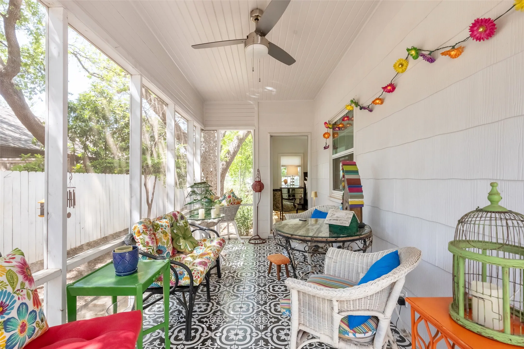 Single Family Residence For Sale in Taylor County , 1182 Glenwood Drive, Abilene, Texas 79605, 3 Bedroom, 2 Bathroom, Garage spaces, 2,092 Sqft, built in 1941, Preowned, mls#21233847, Real Estate Agent in Abilene, Homes For Sale in Taylor county, Homes For Sale in Abilene, Realtor in Abilene Texas, Real Estate Brokerage Independent Realty Texas, Luminita Cordes Realtor
