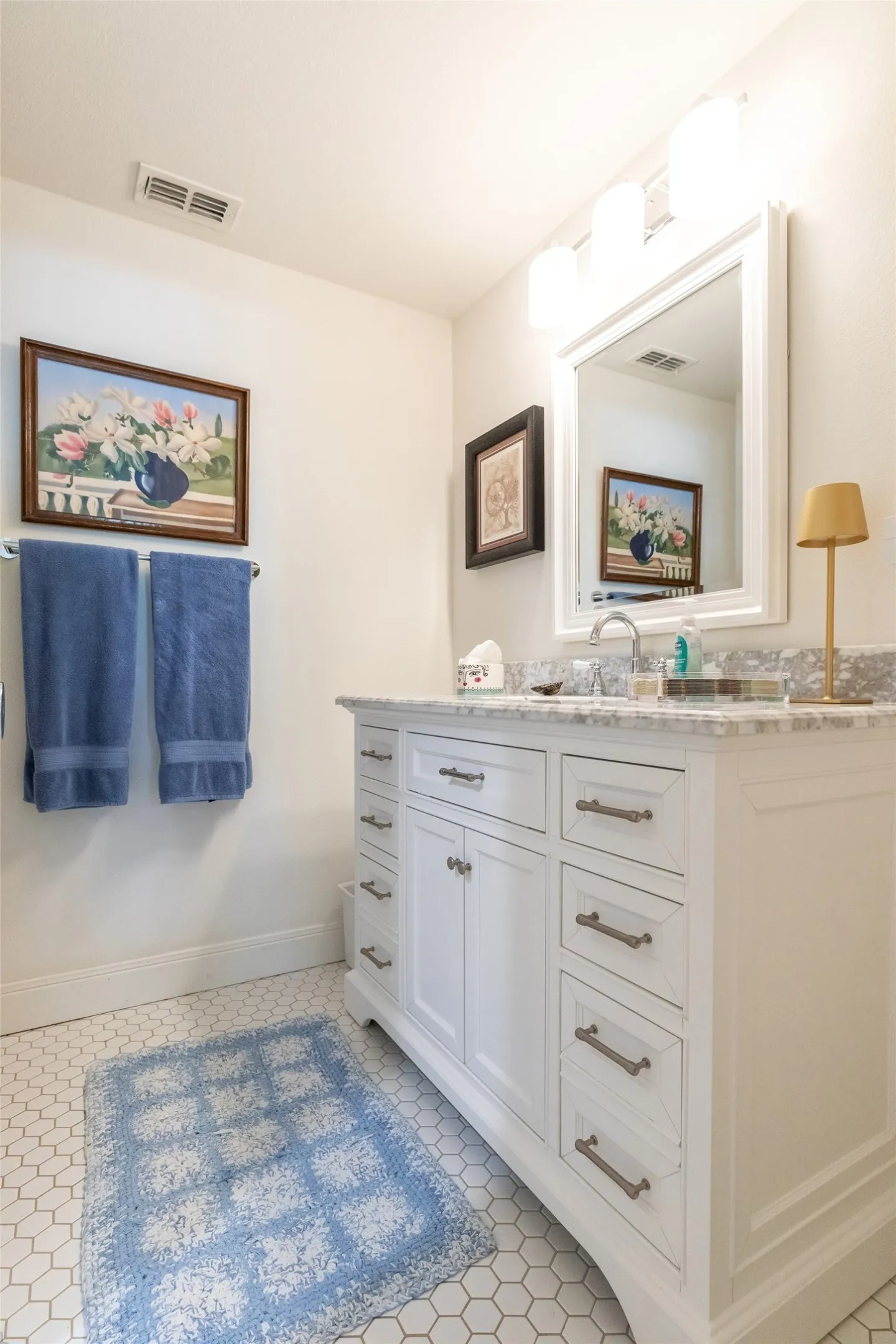 Single Family Residence For Sale in Taylor County , 1182 Glenwood Drive, Abilene, Texas 79605, 3 Bedroom, 2 Bathroom, Garage spaces, 2,092 Sqft, built in 1941, Preowned, mls#21233847, Real Estate Agent in Abilene, Homes For Sale in Taylor county, Homes For Sale in Abilene, Realtor in Abilene Texas, Real Estate Brokerage Independent Realty Texas, Luminita Cordes Realtor