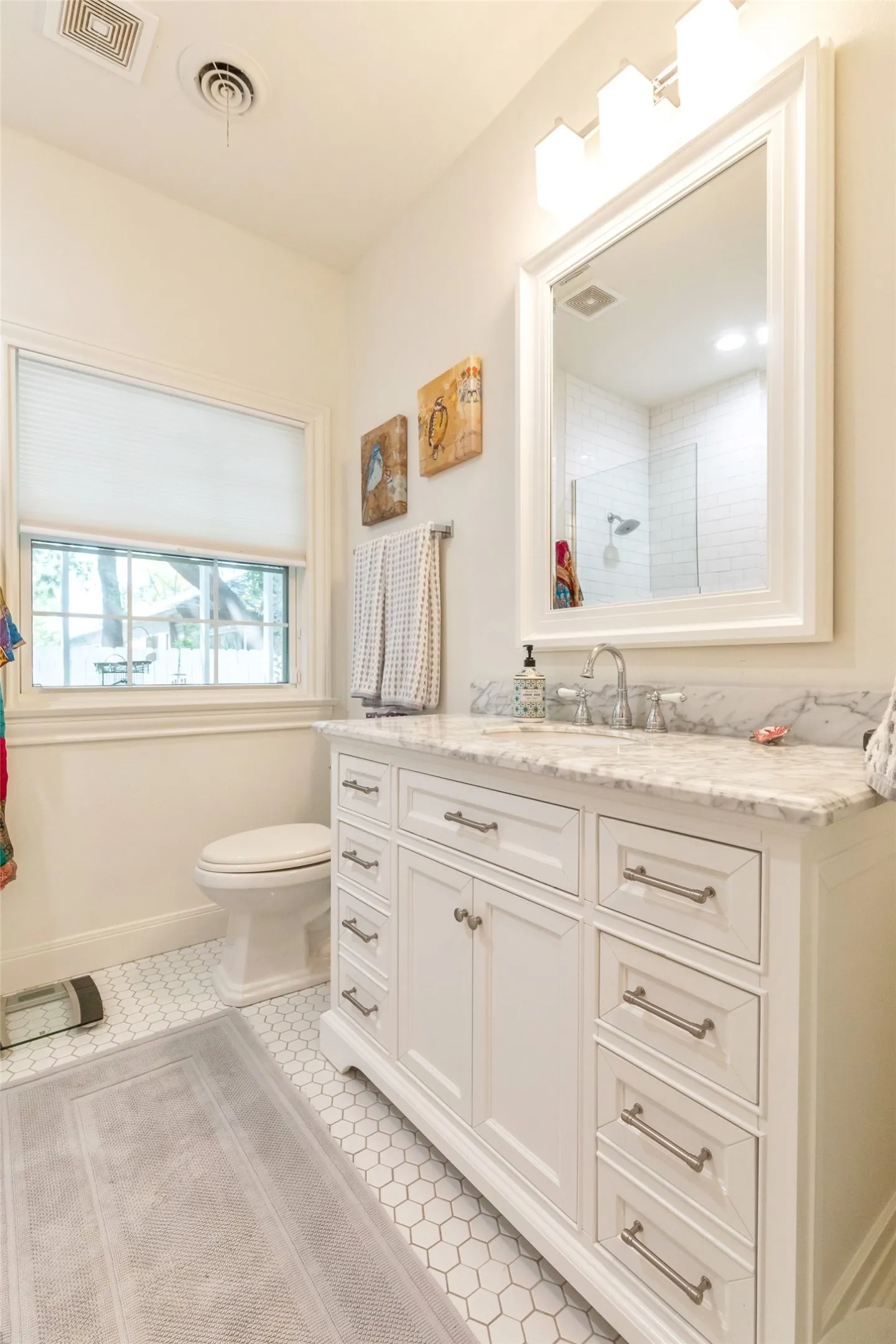 Single Family Residence For Sale in Taylor County , 1182 Glenwood Drive, Abilene, Texas 79605, 3 Bedroom, 2 Bathroom, Garage spaces, 2,092 Sqft, built in 1941, Preowned, mls#21233847, Real Estate Agent in Abilene, Homes For Sale in Taylor county, Homes For Sale in Abilene, Realtor in Abilene Texas, Real Estate Brokerage Independent Realty Texas, Luminita Cordes Realtor