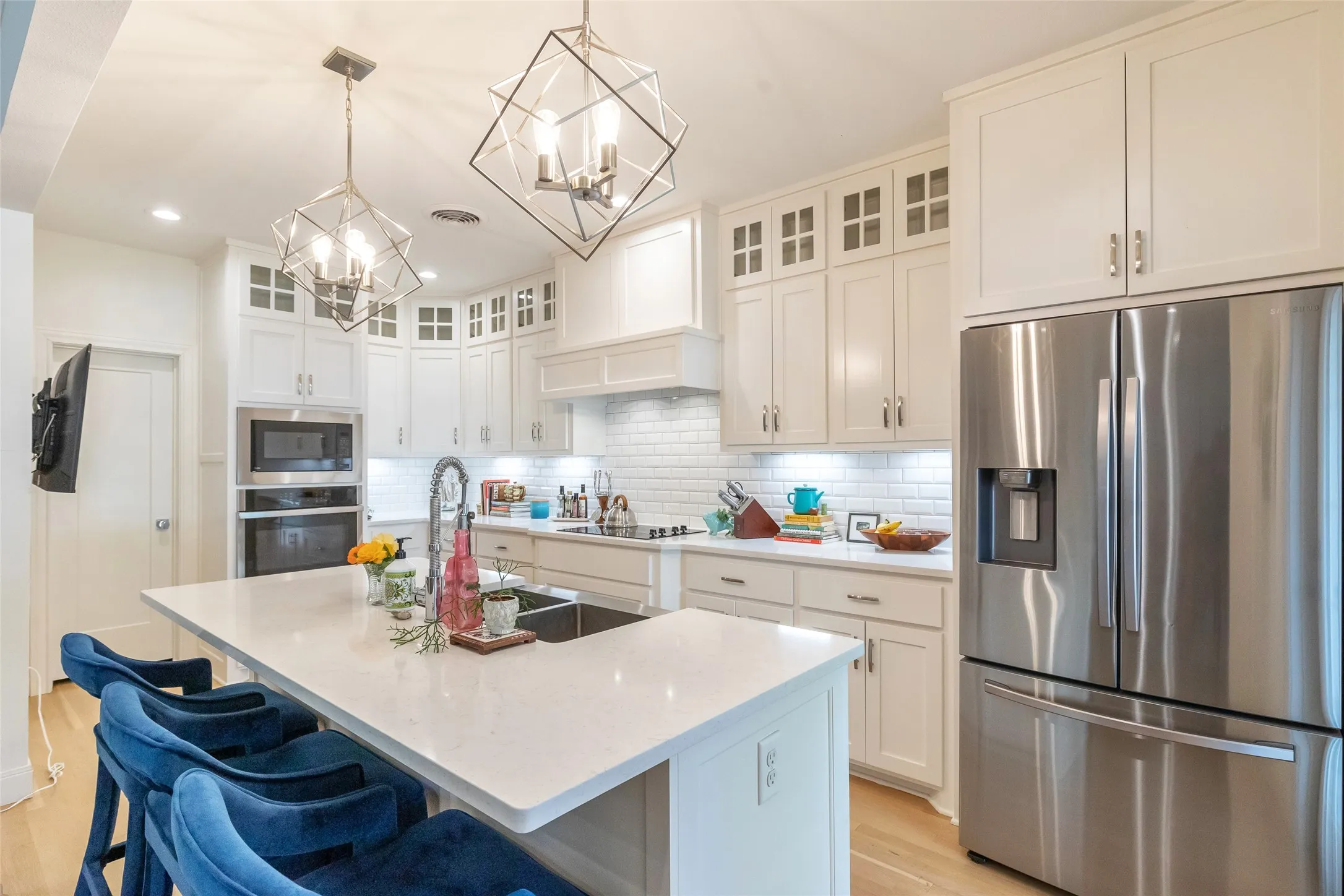 Single Family Residence For Sale in Taylor County , 1182 Glenwood Drive, Abilene, Texas 79605, 3 Bedroom, 2 Bathroom, Garage spaces, 2,092 Sqft, built in 1941, Preowned, mls#21233847, Real Estate Agent in Abilene, Homes For Sale in Taylor county, Homes For Sale in Abilene, Realtor in Abilene Texas, Real Estate Brokerage Independent Realty Texas, Luminita Cordes Realtor