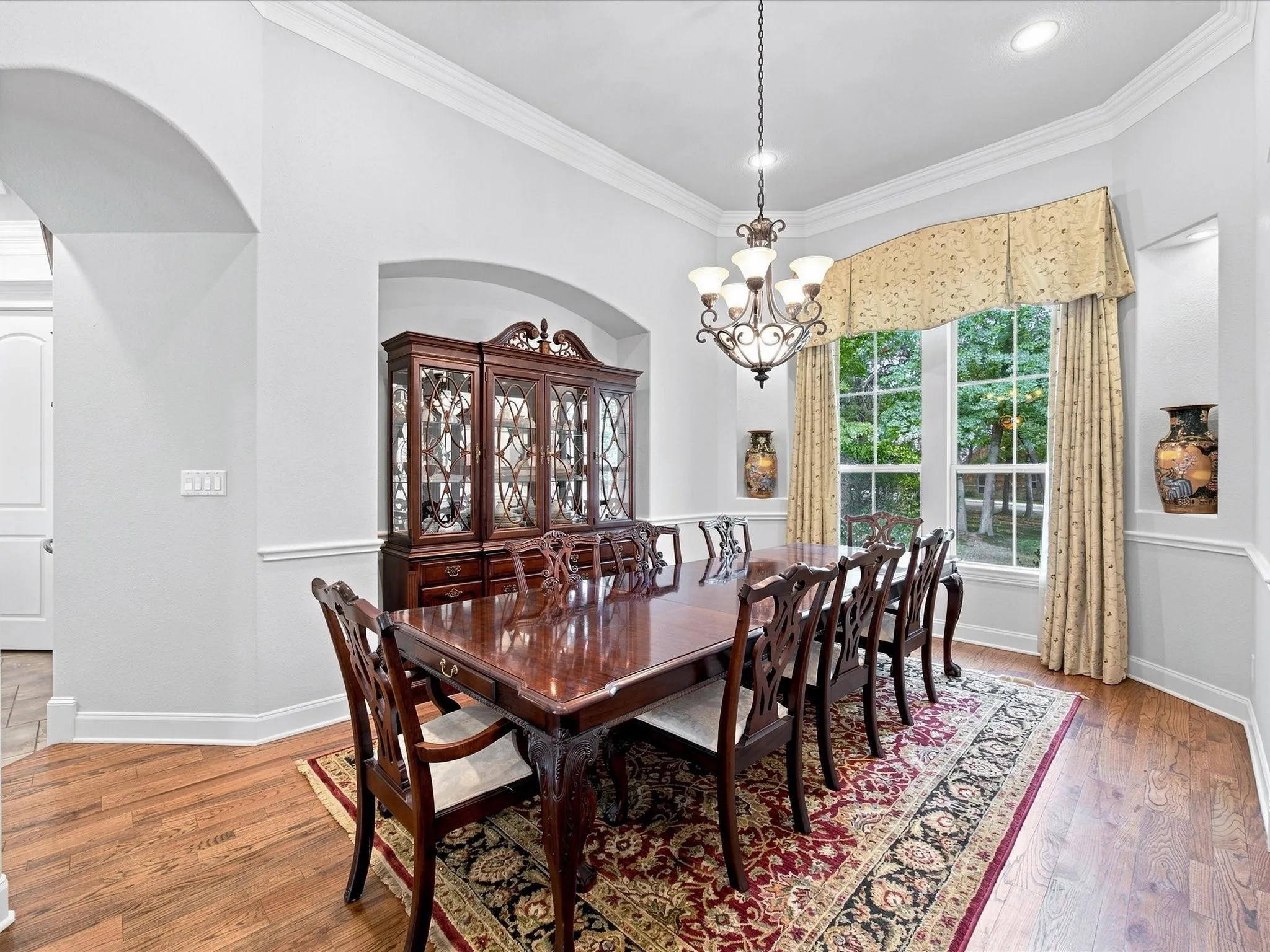 Single Family Residence For Sale in Parker County , 104 Lariat Court, Azle, Texas 76020, 4 Bedroom, 3 Bathroom, 3 Garage spaces, 3,469 Sqft, built in 2007, Preowned, mls#21232281, Real Estate Agent in Azle, Homes For Sale in Parker county, Homes For Sale in Azle, Realtor in Azle Texas, Real Estate Brokerage Independent Realty Texas, Luminita Cordes Realtor