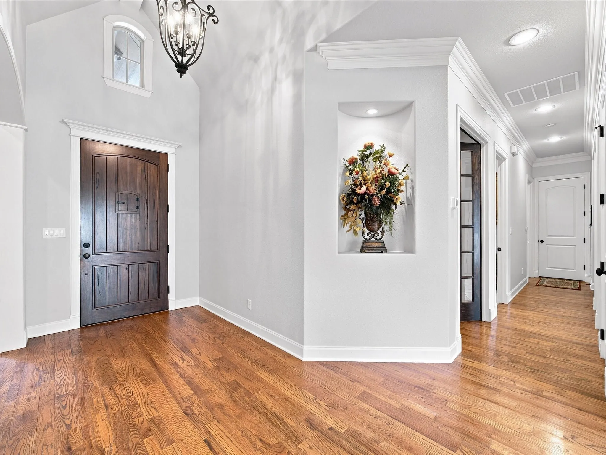 Single Family Residence For Sale in Parker County , 104 Lariat Court, Azle, Texas 76020, 4 Bedroom, 3 Bathroom, 3 Garage spaces, 3,469 Sqft, built in 2007, Preowned, mls#21232281, Real Estate Agent in Azle, Homes For Sale in Parker county, Homes For Sale in Azle, Realtor in Azle Texas, Real Estate Brokerage Independent Realty Texas, Luminita Cordes Realtor