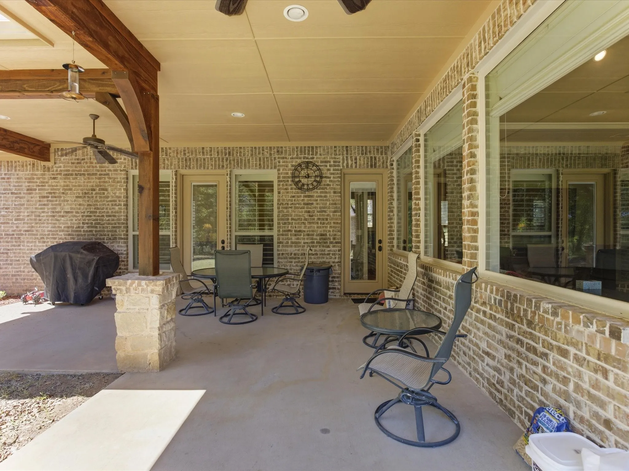 Single Family Residence For Sale in Parker County , 104 Lariat Court, Azle, Texas 76020, 4 Bedroom, 3 Bathroom, 3 Garage spaces, 3,469 Sqft, built in 2007, Preowned, mls#21232281, Real Estate Agent in Azle, Homes For Sale in Parker county, Homes For Sale in Azle, Realtor in Azle Texas, Real Estate Brokerage Independent Realty Texas, Luminita Cordes Realtor