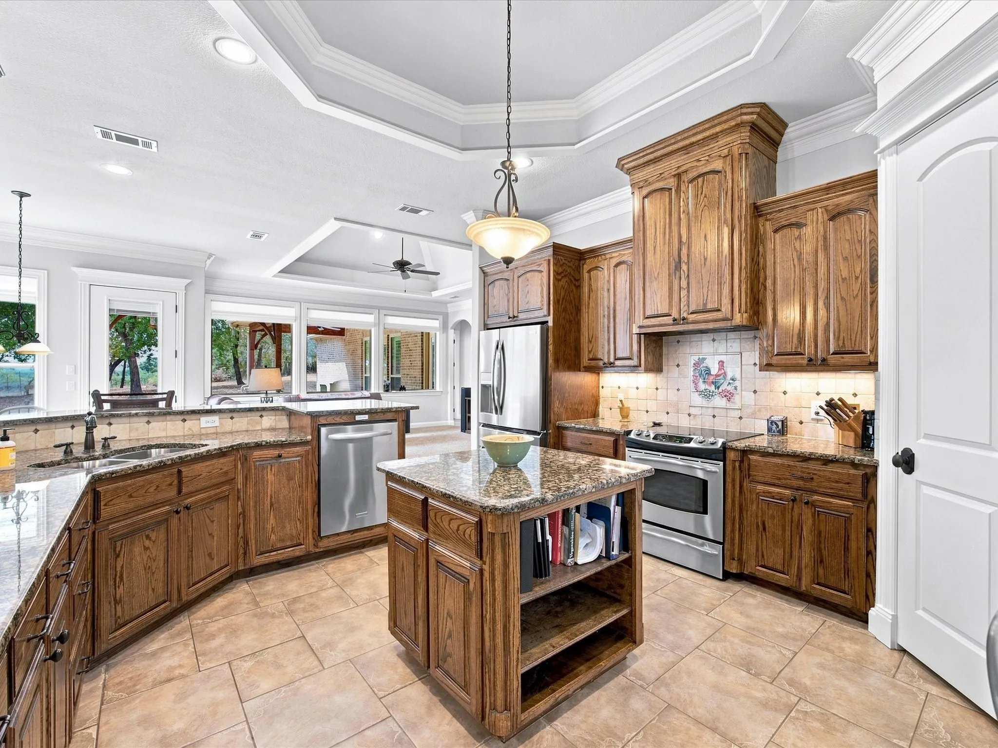 Single Family Residence For Sale in Parker County , 104 Lariat Court, Azle, Texas 76020, 4 Bedroom, 3 Bathroom, 3 Garage spaces, 3,469 Sqft, built in 2007, Preowned, mls#21232281, Real Estate Agent in Azle, Homes For Sale in Parker county, Homes For Sale in Azle, Realtor in Azle Texas, Real Estate Brokerage Independent Realty Texas, Luminita Cordes Realtor