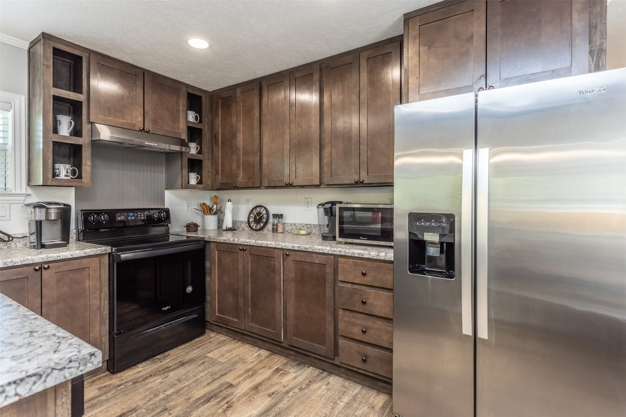 Kitchen cabinets and appliances