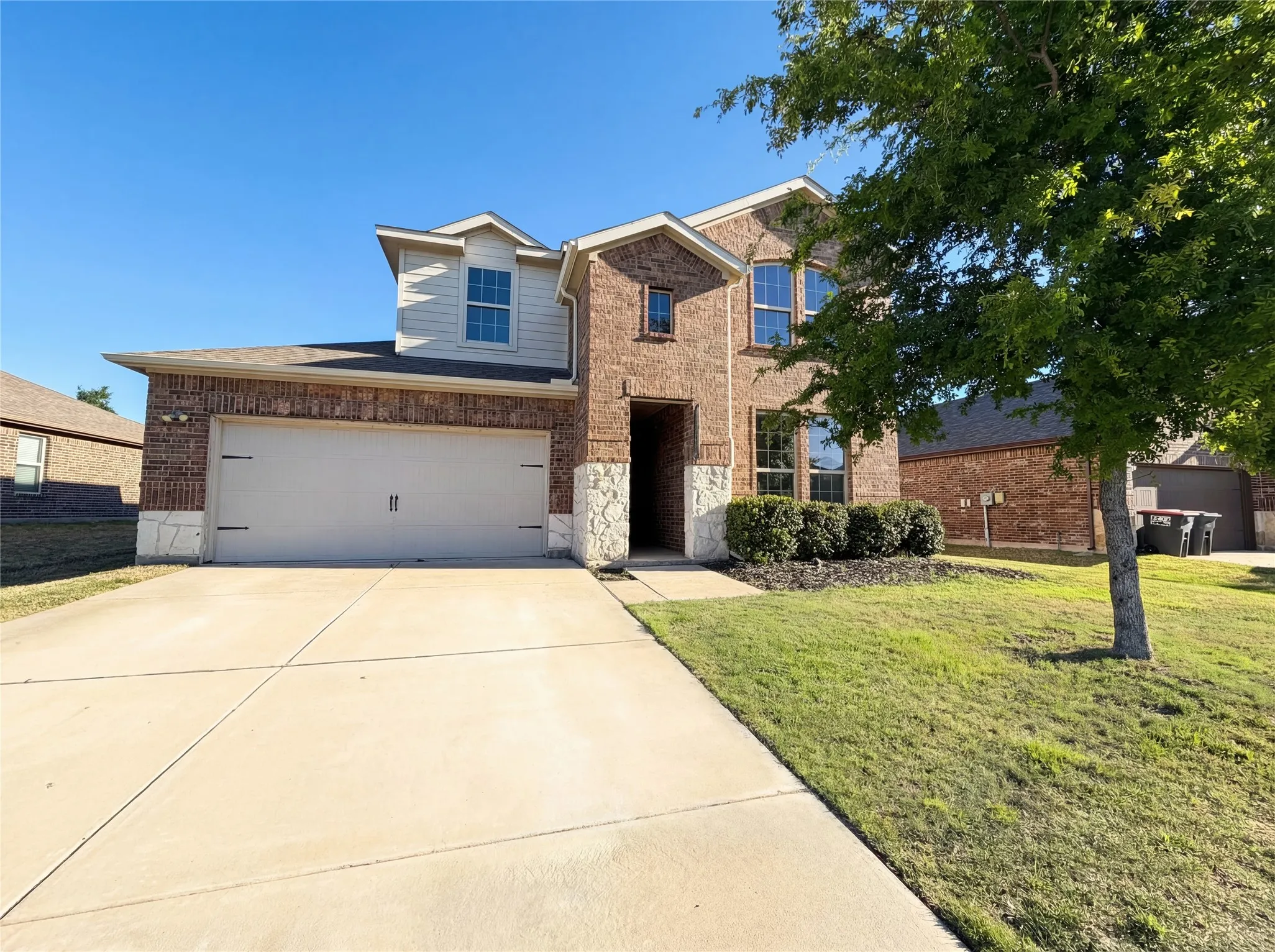 Single Family Residence For Sale in Collin County , 1012 Crepe Myrtle Lane, Anna, Texas 75409, 4 Bedroom, 3 Bathroom, 2 Garage spaces, 2,393 Sqft, built in 2020, Preowned, mls#21234198, Real Estate Agent in Anna, Homes For Sale in Collin county, Homes For Sale in Anna, Realtor in Anna Texas, Real Estate Brokerage Independent Realty Texas, Luminita Cordes Realtor