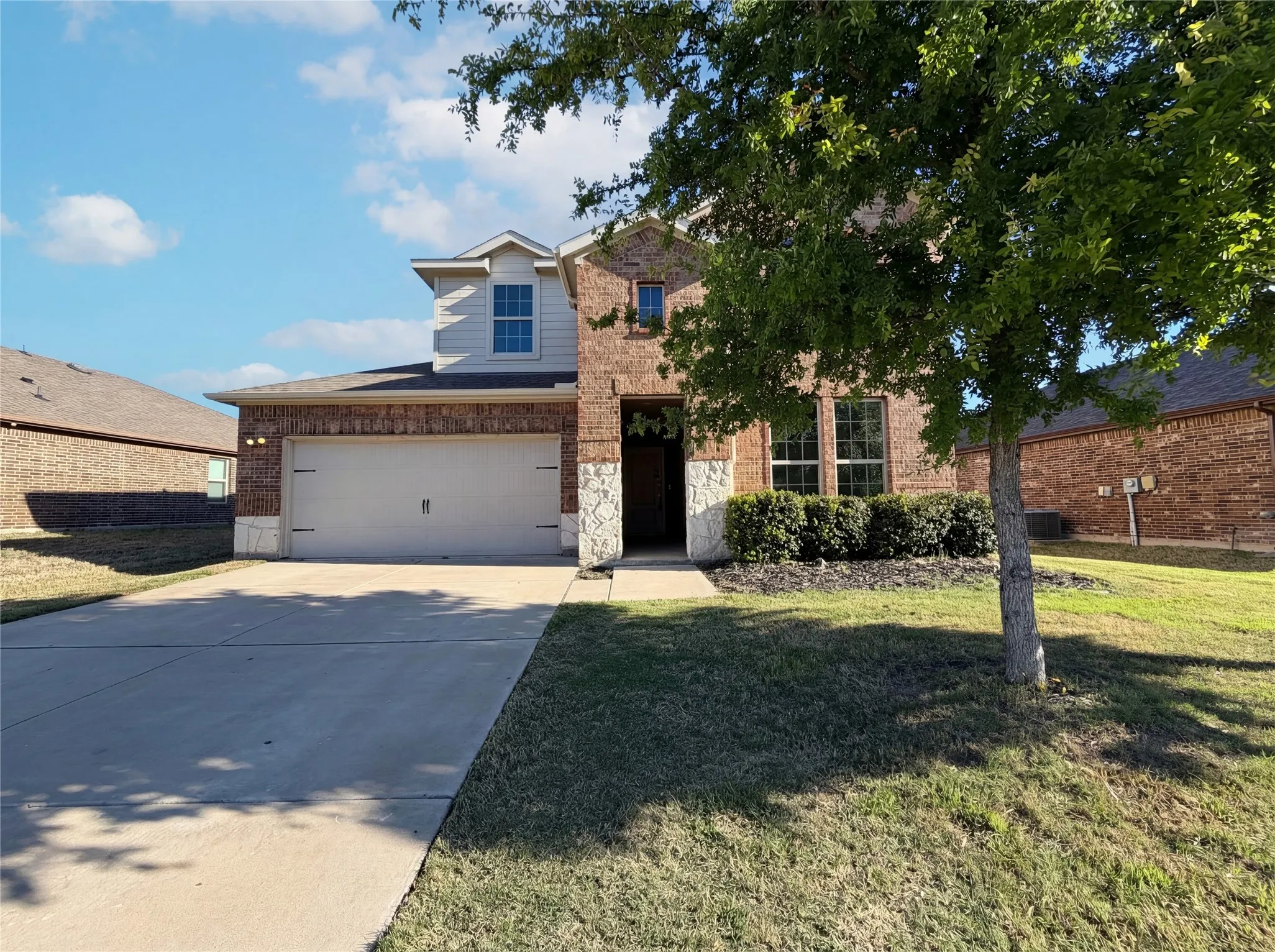 Single Family Residence For Sale in Collin County , 1012 Crepe Myrtle Lane, Anna, Texas 75409, 4 Bedroom, 3 Bathroom, 2 Garage spaces, 2,393 Sqft, built in 2020, Preowned, mls#21234198, Real Estate Agent in Anna, Homes For Sale in Collin county, Homes For Sale in Anna, Realtor in Anna Texas, Real Estate Brokerage Independent Realty Texas, Luminita Cordes Realtor
