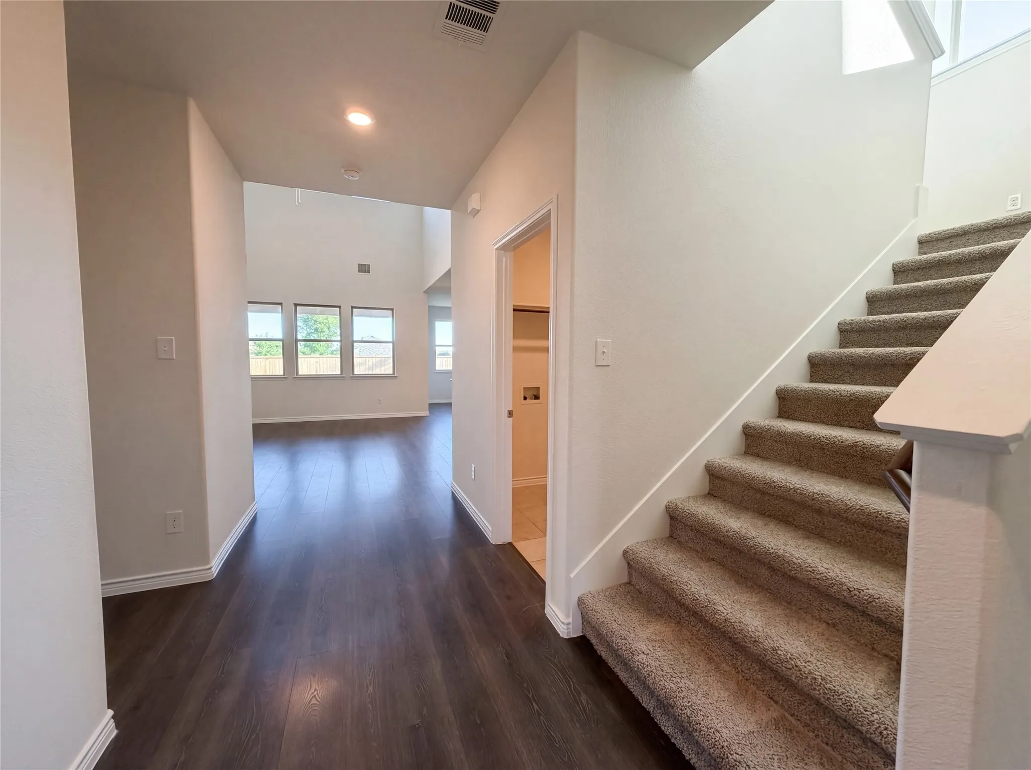 Single Family Residence For Sale in Collin County , 1012 Crepe Myrtle Lane, Anna, Texas 75409, 4 Bedroom, 3 Bathroom, 2 Garage spaces, 2,393 Sqft, built in 2020, Preowned, mls#21234198, Real Estate Agent in Anna, Homes For Sale in Collin county, Homes For Sale in Anna, Realtor in Anna Texas, Real Estate Brokerage Independent Realty Texas, Luminita Cordes Realtor