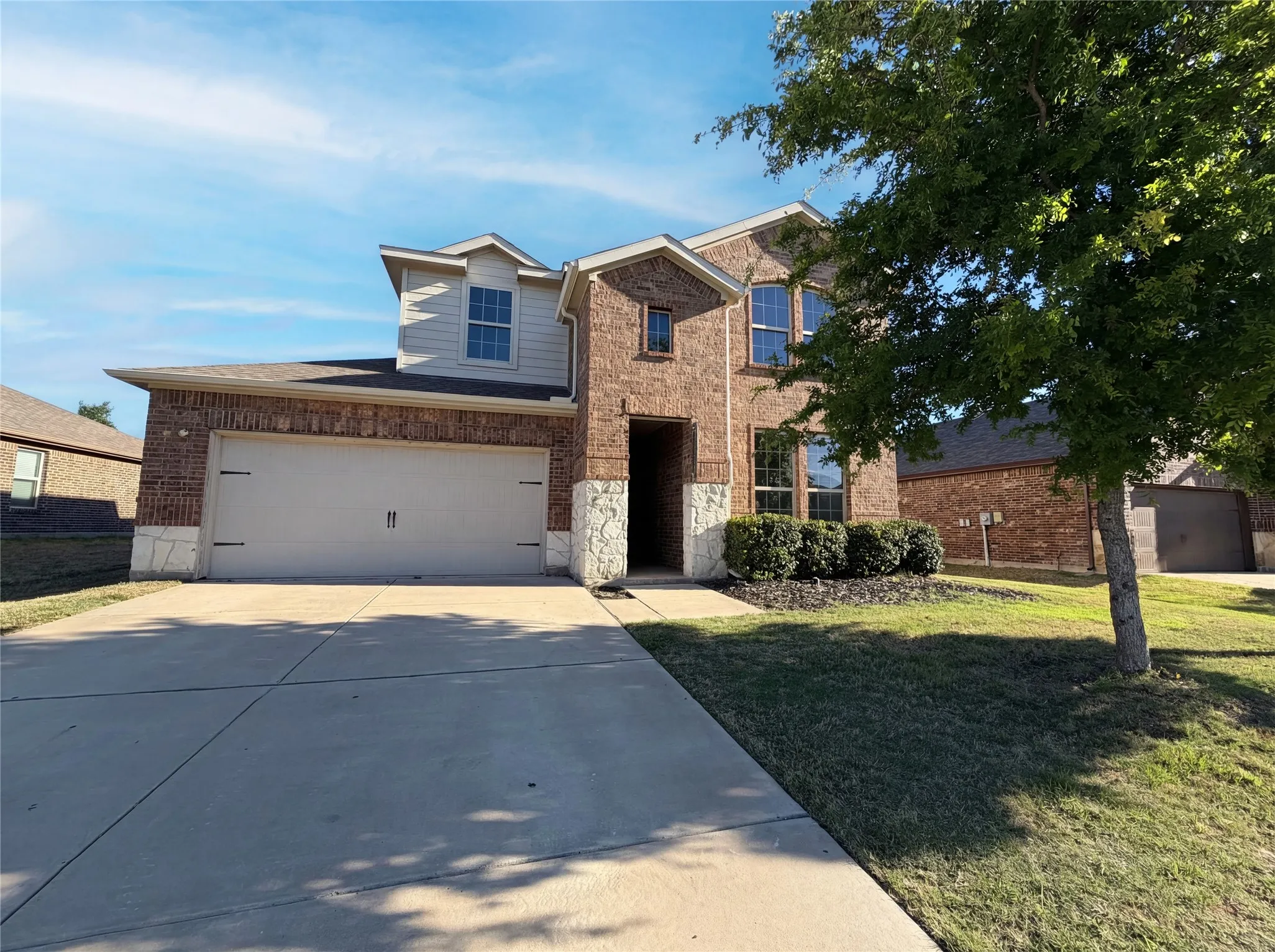 Single Family Residence For Sale in Collin County , 1012 Crepe Myrtle Lane, Anna, Texas 75409, 4 Bedroom, 3 Bathroom, 2 Garage spaces, 2,393 Sqft, built in 2020, Preowned, mls#21234198, Real Estate Agent in Anna, Homes For Sale in Collin county, Homes For Sale in Anna, Realtor in Anna Texas, Real Estate Brokerage Independent Realty Texas, Luminita Cordes Realtor