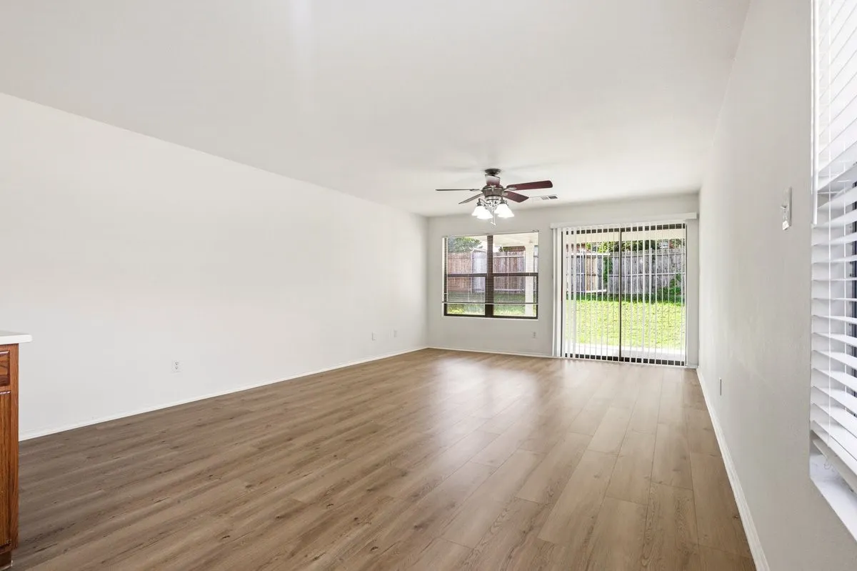 Single Family Residence For Sale in Collin County , 2512 Quail Ridge Road, Melissa, Texas 75454, 3 Bedroom, 2 Bathroom, 2 Garage spaces, 1,798 Sqft, built in 2003, Preowned, Price $310,000, mls#21231968, Real Estate Agent in Melissa, Homes For Sale in Collin county, Homes For Sale in Melissa, Realtor in Melissa Texas, Real Estate Brokerage Independent Realty Texas, Luminita Cordes Realtor