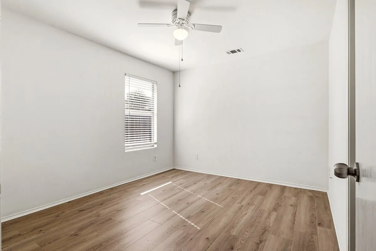 Single Family Residence For Sale in Collin County , 2512 Quail Ridge Road, Melissa, Texas 75454, 3 Bedroom, 2 Bathroom, 2 Garage spaces, 1,798 Sqft, built in 2003, Preowned, Price $310,000, mls#21231968, Real Estate Agent in Melissa, Homes For Sale in Collin county, Homes For Sale in Melissa, Realtor in Melissa Texas, Real Estate Brokerage Independent Realty Texas, Luminita Cordes Realtor