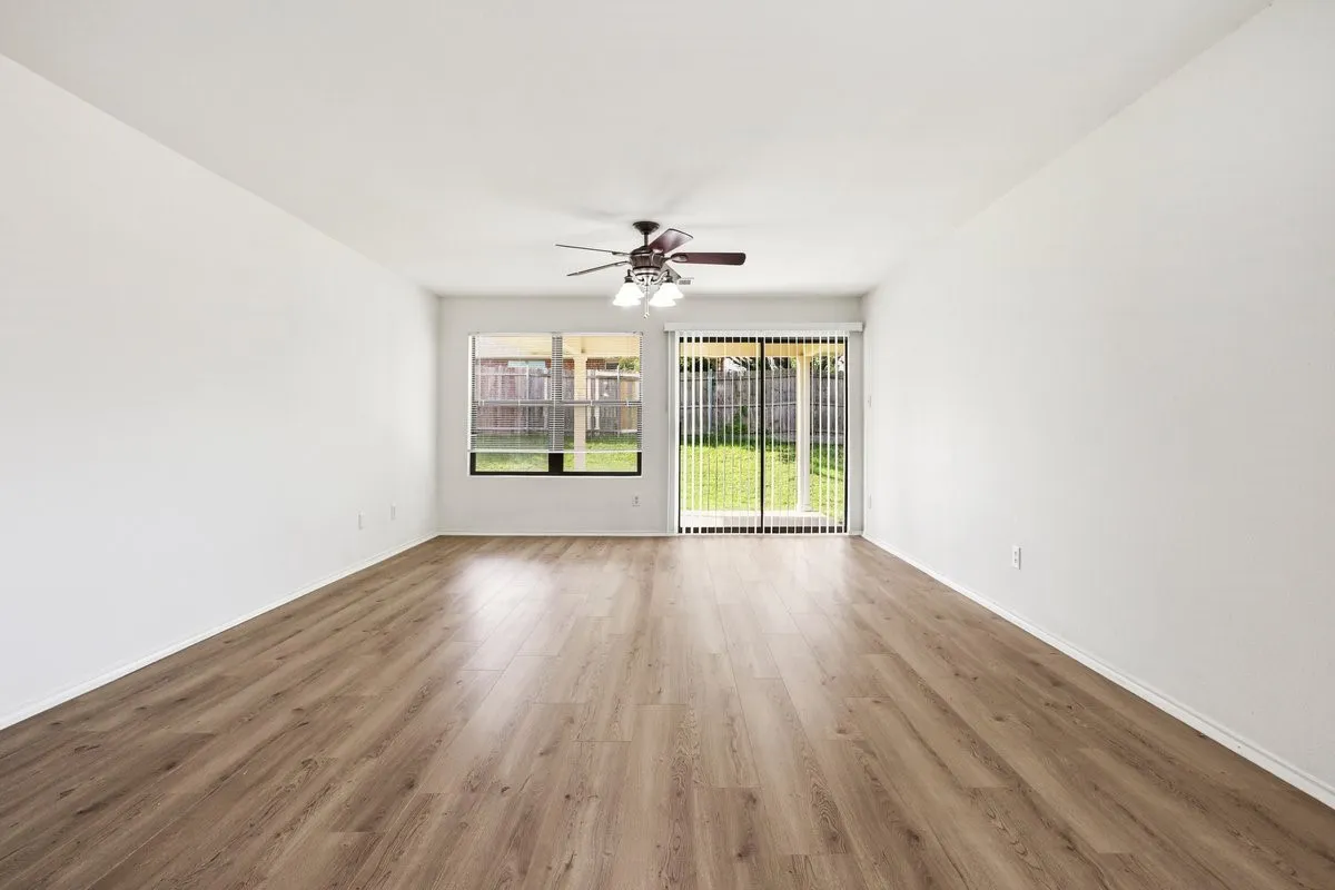 Single Family Residence For Sale in Collin County , 2512 Quail Ridge Road, Melissa, Texas 75454, 3 Bedroom, 2 Bathroom, 2 Garage spaces, 1,798 Sqft, built in 2003, Preowned, Price $310,000, mls#21231968, Real Estate Agent in Melissa, Homes For Sale in Collin county, Homes For Sale in Melissa, Realtor in Melissa Texas, Real Estate Brokerage Independent Realty Texas, Luminita Cordes Realtor