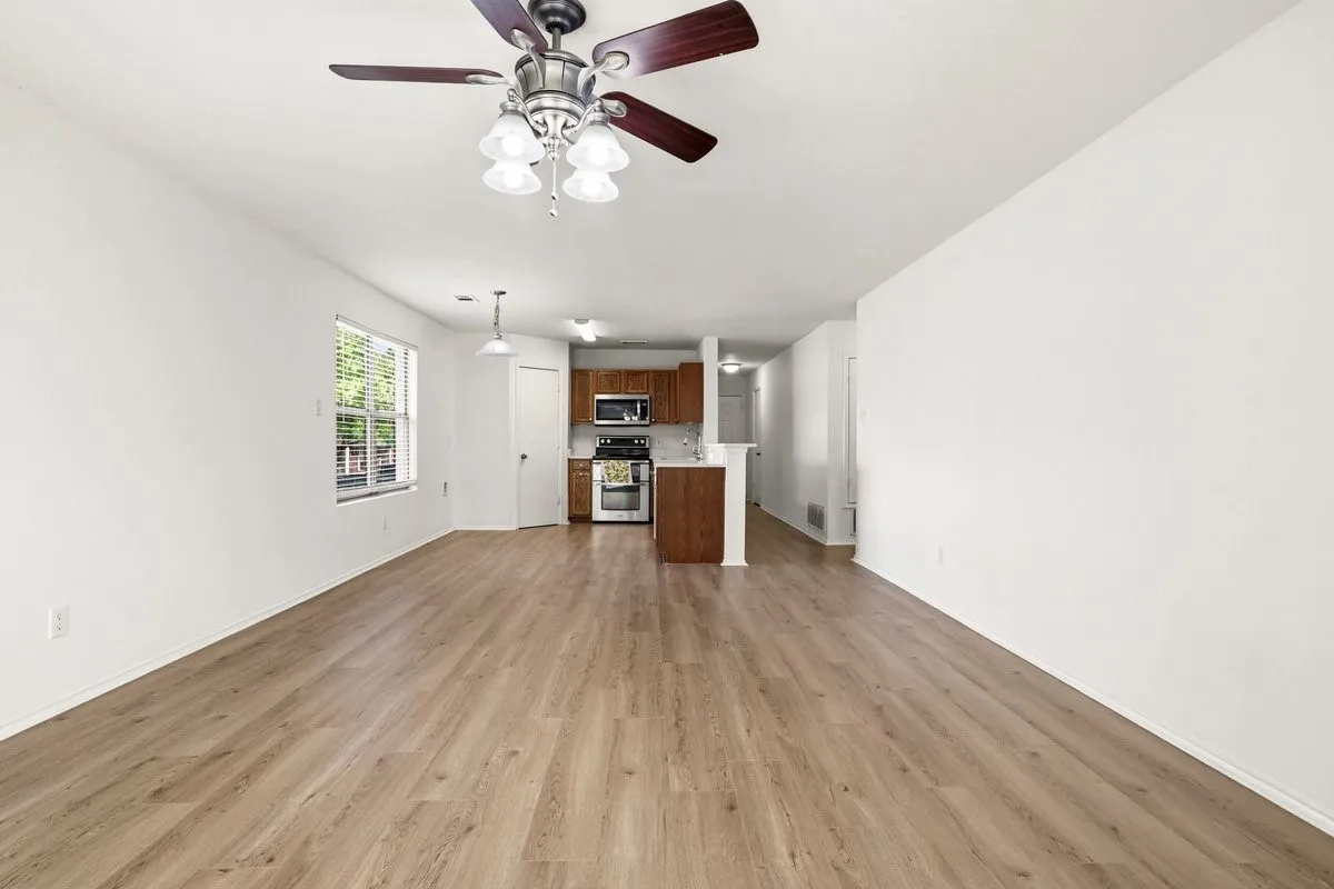 Single Family Residence For Sale in Collin County , 2512 Quail Ridge Road, Melissa, Texas 75454, 3 Bedroom, 2 Bathroom, 2 Garage spaces, 1,798 Sqft, built in 2003, Preowned, Price $310,000, mls#21231968, Real Estate Agent in Melissa, Homes For Sale in Collin county, Homes For Sale in Melissa, Realtor in Melissa Texas, Real Estate Brokerage Independent Realty Texas, Luminita Cordes Realtor