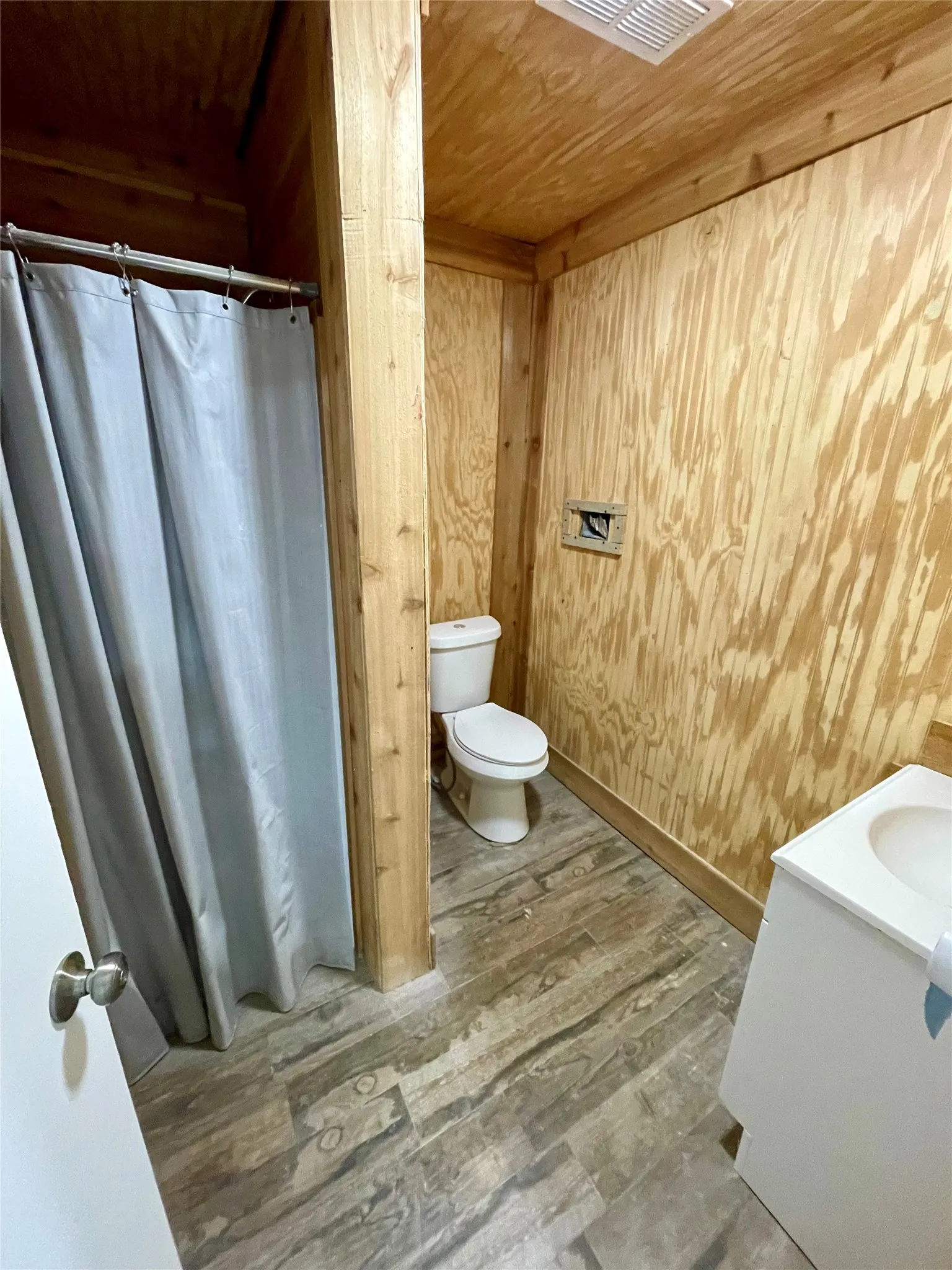 Warehouse For Rent in Grayson County , 5443 Fm 121, Van Alstyne, Texas 75495, 0, 0, Garage spaces, 0 Sqft, built in 2018, Preowned, mls#21234221, Real Estate Agent in Van Alstyne, Homes For Rent in Grayson county, Homes For Rent in Van Alstyne, Realtor in Van Alstyne Texas, Real Estate Brokerage Independent Realty Texas, Luminita Cordes Realtor
