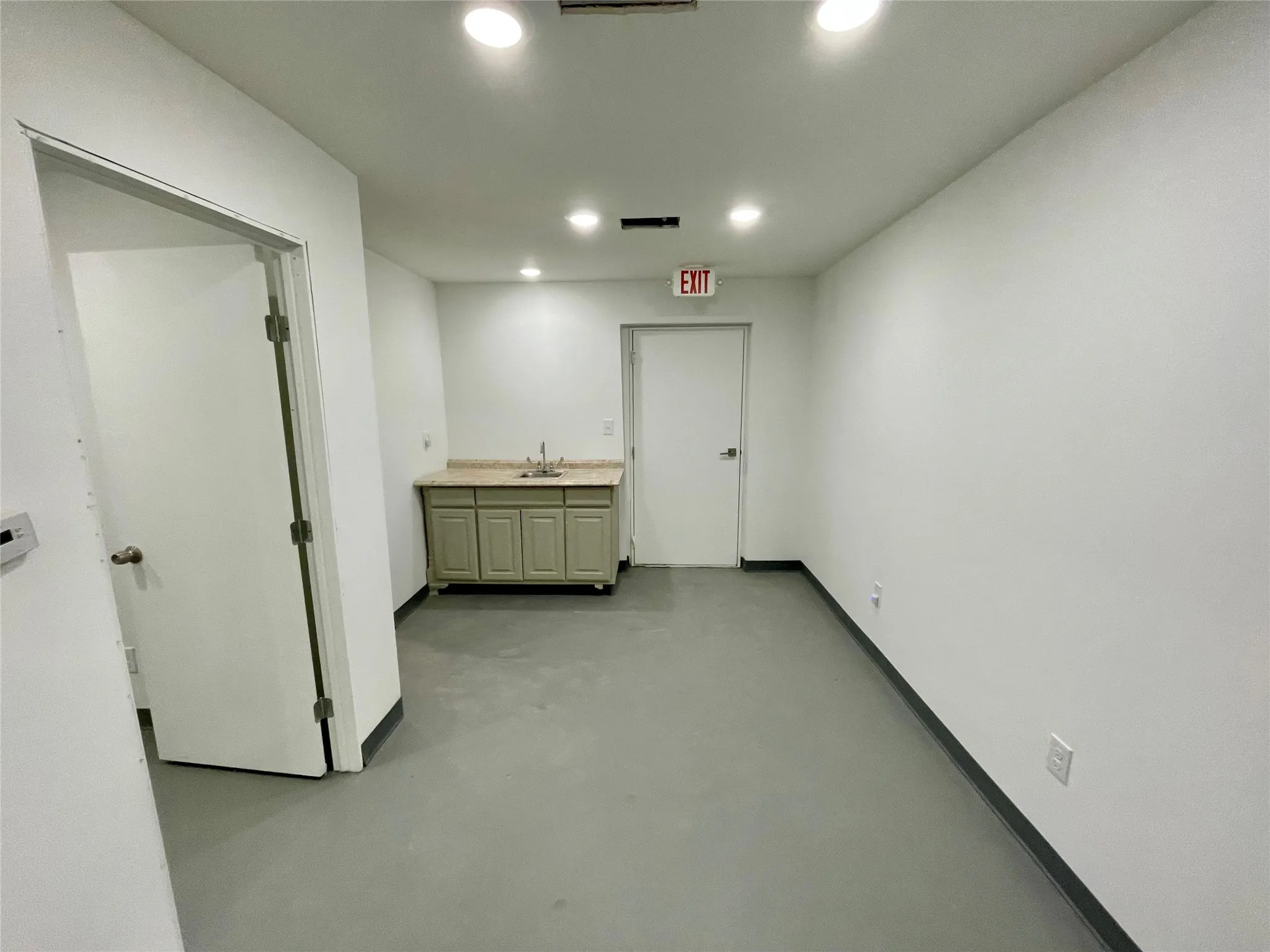 Warehouse For Rent in Grayson County , 5443 Fm 121, Van Alstyne, Texas 75495, 0, 0, Garage spaces, 0 Sqft, built in 2018, Preowned, mls#21234221, Real Estate Agent in Van Alstyne, Homes For Rent in Grayson county, Homes For Rent in Van Alstyne, Realtor in Van Alstyne Texas, Real Estate Brokerage Independent Realty Texas, Luminita Cordes Realtor