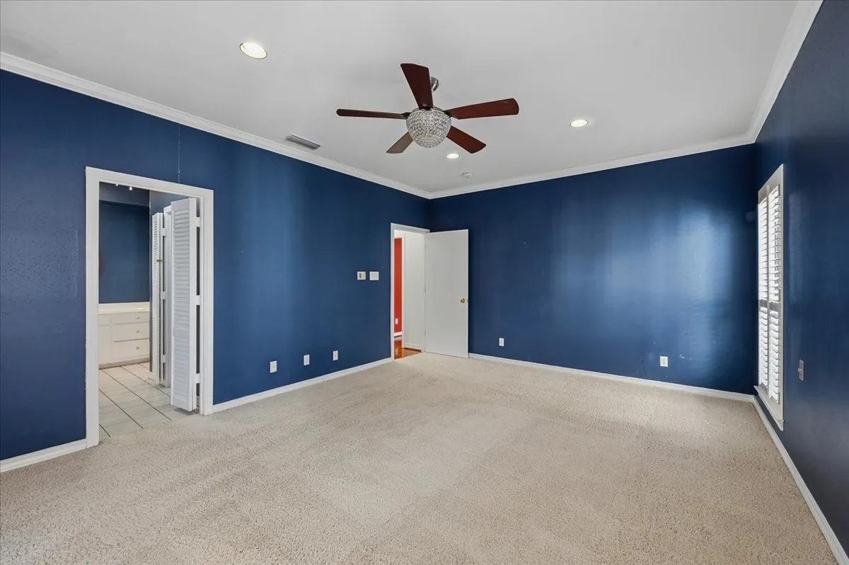 Single Family Residence For Rent in Tarrant County , 22 One Main Place, Benbrook, Texas 76126, 3 Bedroom, 4 Bathroom, 2 Garage spaces, 2,635 Sqft, built in 1984, Preowned, mls#21234229, Real Estate Agent in Benbrook, Homes For Rent in Tarrant county, Homes For Rent in Benbrook, Realtor in Benbrook Texas, Real Estate Brokerage Independent Realty Texas, Luminita Cordes Realtor