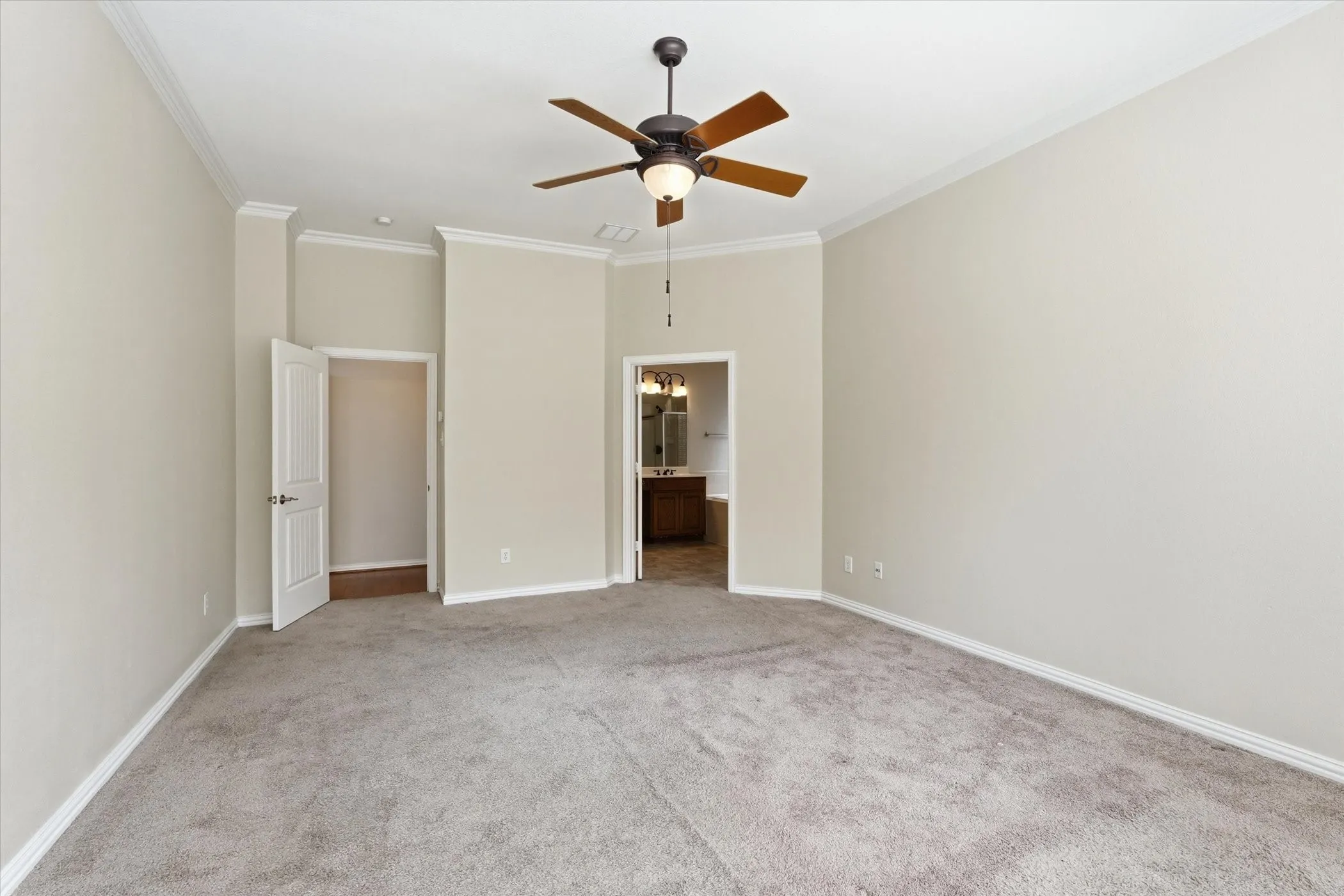 Single Family Residence For Sale in Dallas County , 6716 Prairie Flower Trail, Dallas, Texas 75227, 5 Bedroom, 4 Bathroom, 2 Garage spaces, 3,419 Sqft, built in 2007, mls#21234259, Real Estate Agent in Dallas, Homes For Sale in Dallas county, Homes For Sale in Dallas, Realtor in Dallas Texas, Real Estate Brokerage Independent Realty Texas, Luminita Cordes Realtor