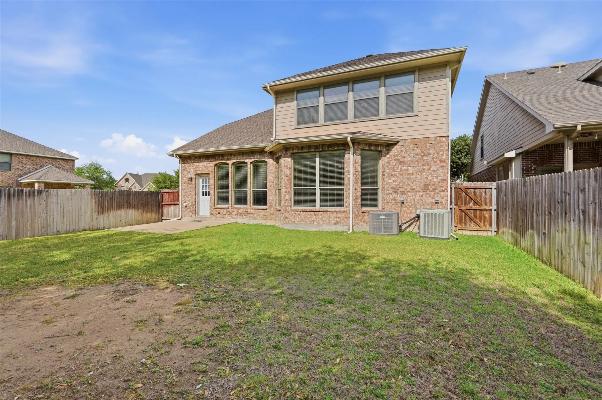Single Family Residence For Sale in Dallas County , 6716 Prairie Flower Trail, Dallas, Texas 75227, 5 Bedroom, 4 Bathroom, 2 Garage spaces, 3,419 Sqft, built in 2007, mls#21234259, Real Estate Agent in Dallas, Homes For Sale in Dallas county, Homes For Sale in Dallas, Realtor in Dallas Texas, Real Estate Brokerage Independent Realty Texas, Luminita Cordes Realtor