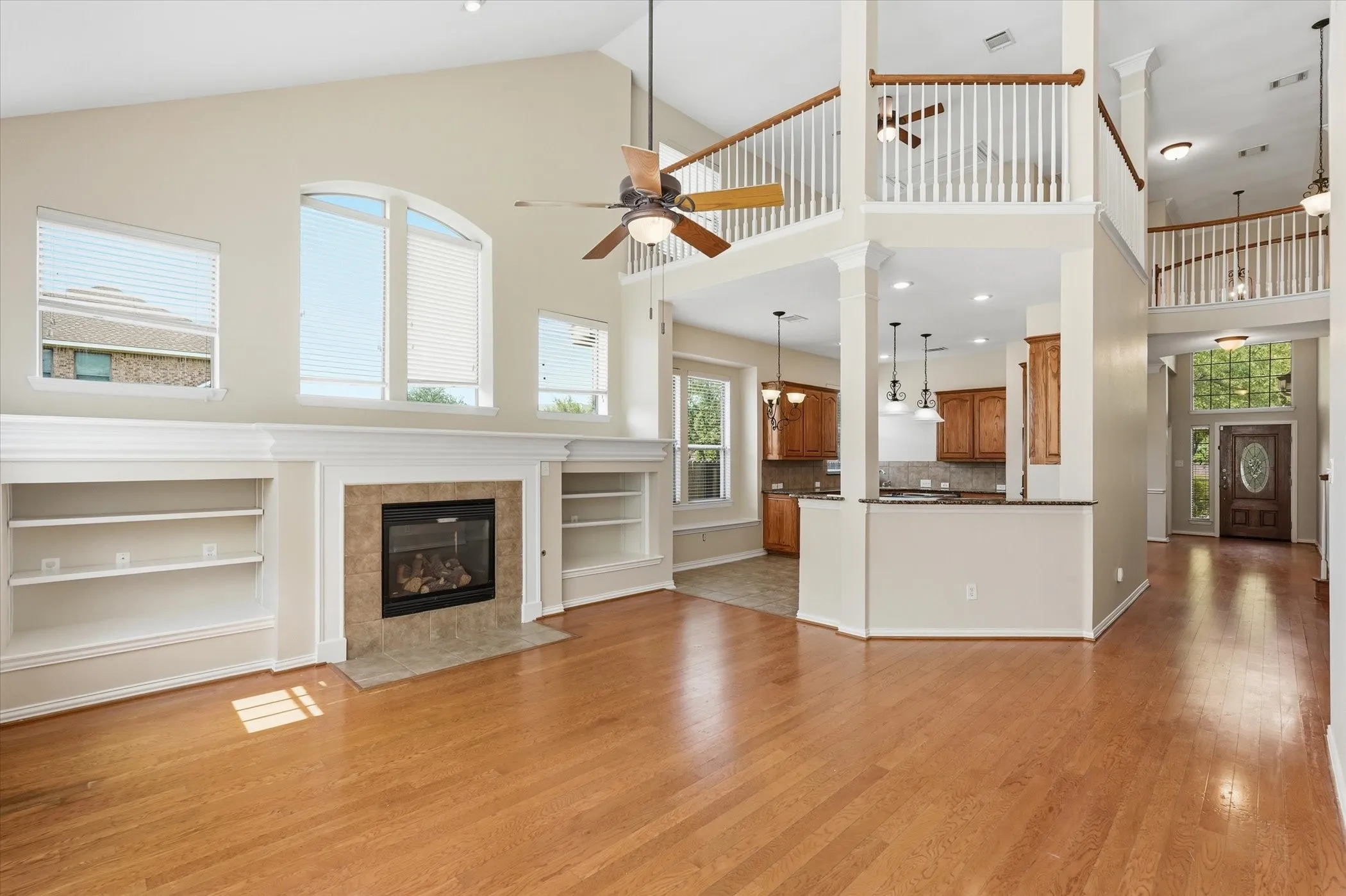Single Family Residence For Sale in Dallas County , 6716 Prairie Flower Trail, Dallas, Texas 75227, 5 Bedroom, 4 Bathroom, 2 Garage spaces, 3,419 Sqft, built in 2007, mls#21234259, Real Estate Agent in Dallas, Homes For Sale in Dallas county, Homes For Sale in Dallas, Realtor in Dallas Texas, Real Estate Brokerage Independent Realty Texas, Luminita Cordes Realtor