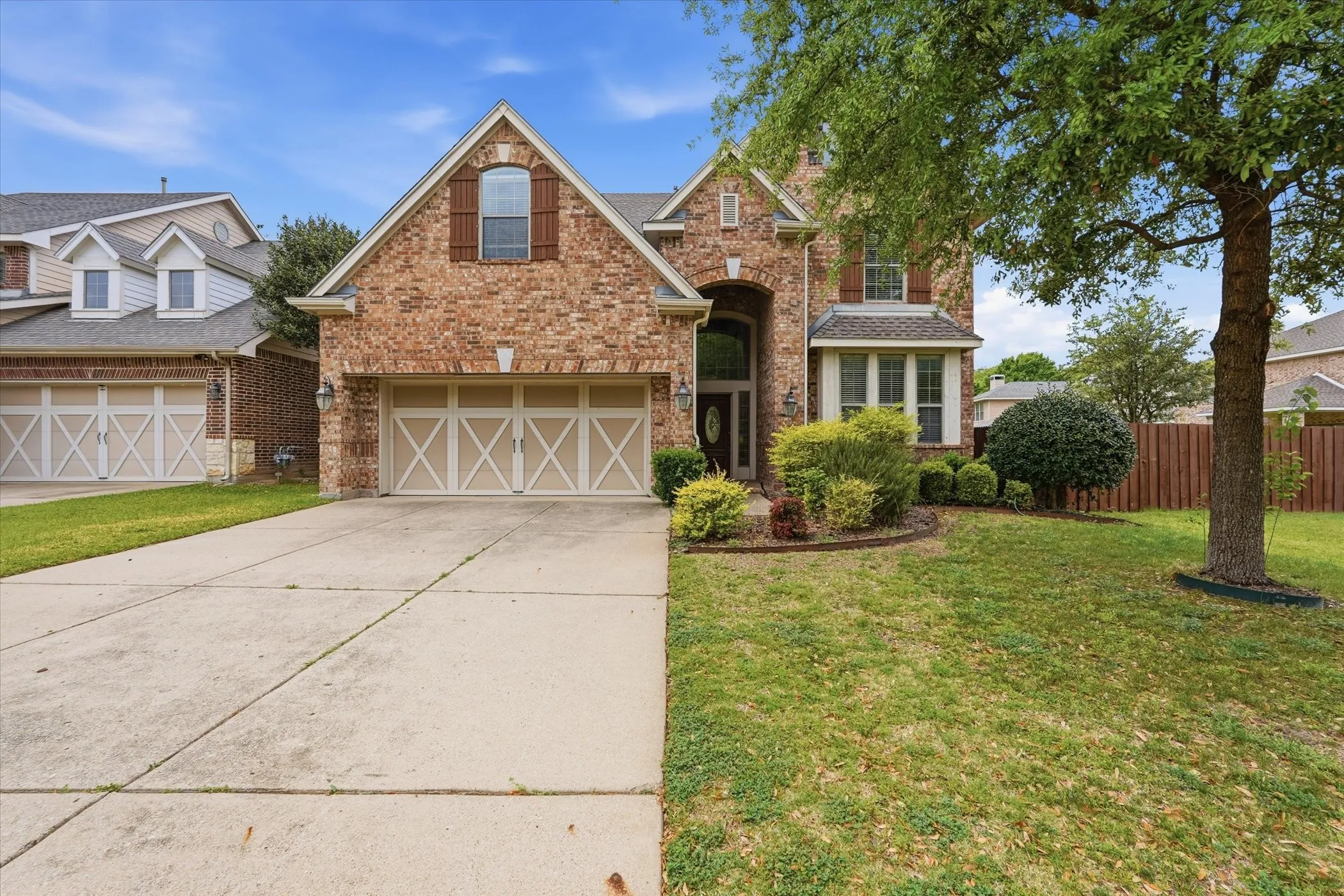 Single Family Residence For Sale in Dallas County , 6716 Prairie Flower Trail, Dallas, Texas 75227, 5 Bedroom, 4 Bathroom, 2 Garage spaces, 3,419 Sqft, built in 2007, mls#21234259, Real Estate Agent in Dallas, Homes For Sale in Dallas county, Homes For Sale in Dallas, Realtor in Dallas Texas, Real Estate Brokerage Independent Realty Texas, Luminita Cordes Realtor