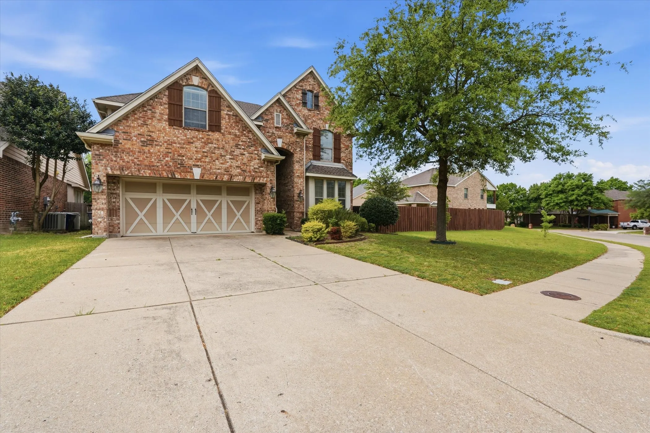 Single Family Residence For Sale in Dallas County , 6716 Prairie Flower Trail, Dallas, Texas 75227, 5 Bedroom, 4 Bathroom, 2 Garage spaces, 3,419 Sqft, built in 2007, mls#21234259, Real Estate Agent in Dallas, Homes For Sale in Dallas county, Homes For Sale in Dallas, Realtor in Dallas Texas, Real Estate Brokerage Independent Realty Texas, Luminita Cordes Realtor