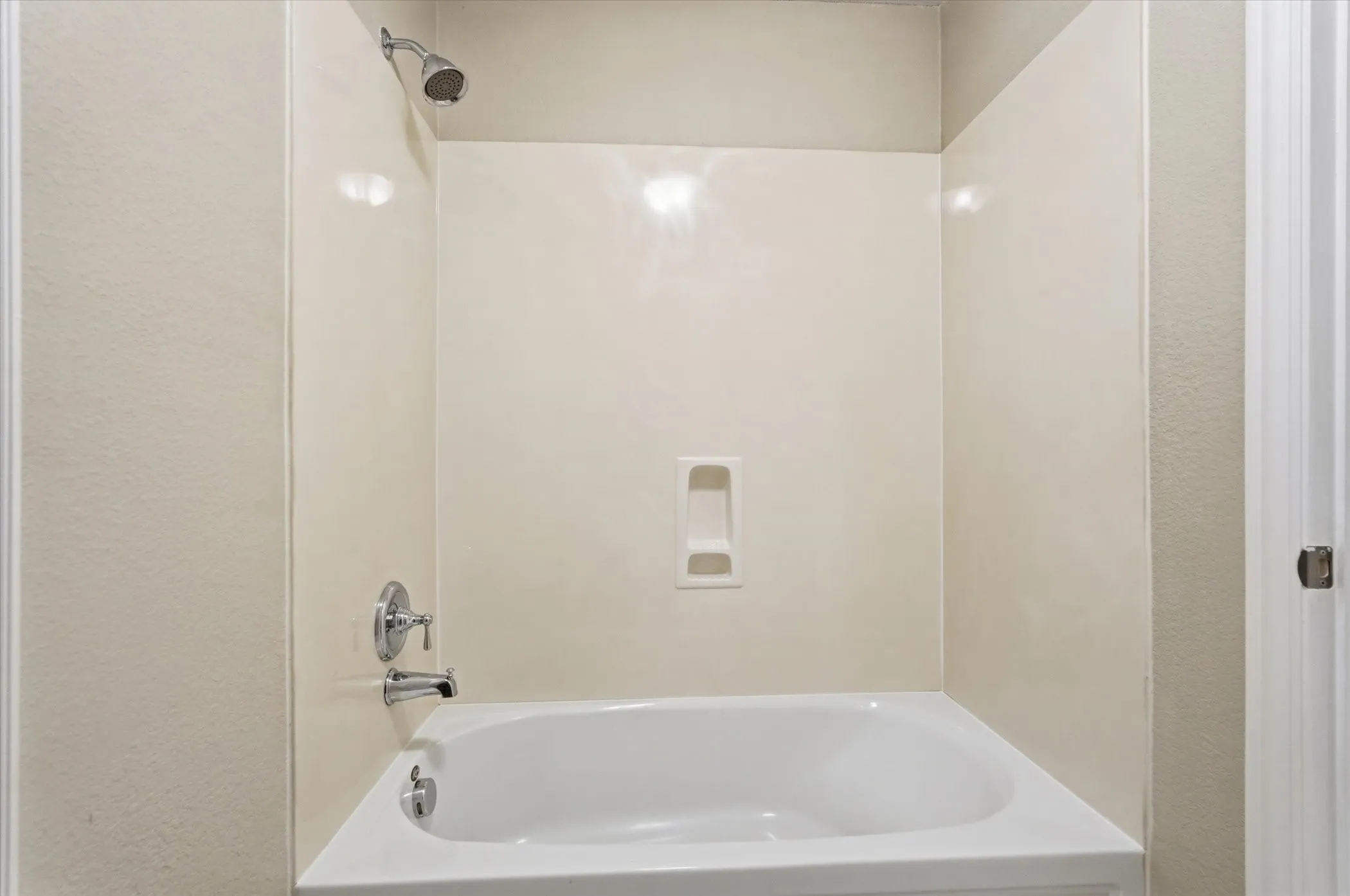 Single Family Residence For Sale in Dallas County , 6716 Prairie Flower Trail, Dallas, Texas 75227, 5 Bedroom, 4 Bathroom, 2 Garage spaces, 3,419 Sqft, built in 2007, mls#21234259, Real Estate Agent in Dallas, Homes For Sale in Dallas county, Homes For Sale in Dallas, Realtor in Dallas Texas, Real Estate Brokerage Independent Realty Texas, Luminita Cordes Realtor