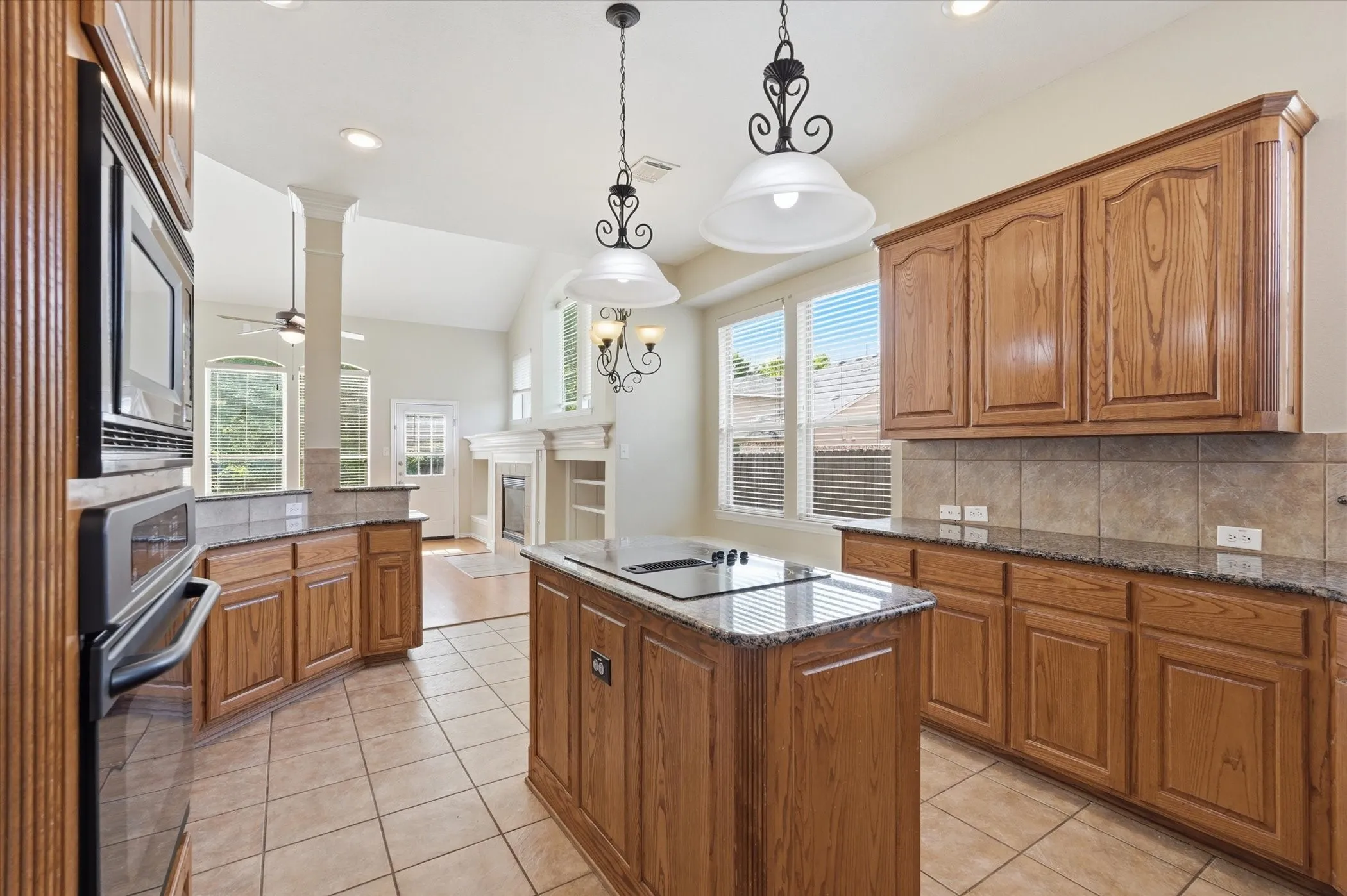 Single Family Residence For Sale in Dallas County , 6716 Prairie Flower Trail, Dallas, Texas 75227, 5 Bedroom, 4 Bathroom, 2 Garage spaces, 3,419 Sqft, built in 2007, mls#21234259, Real Estate Agent in Dallas, Homes For Sale in Dallas county, Homes For Sale in Dallas, Realtor in Dallas Texas, Real Estate Brokerage Independent Realty Texas, Luminita Cordes Realtor