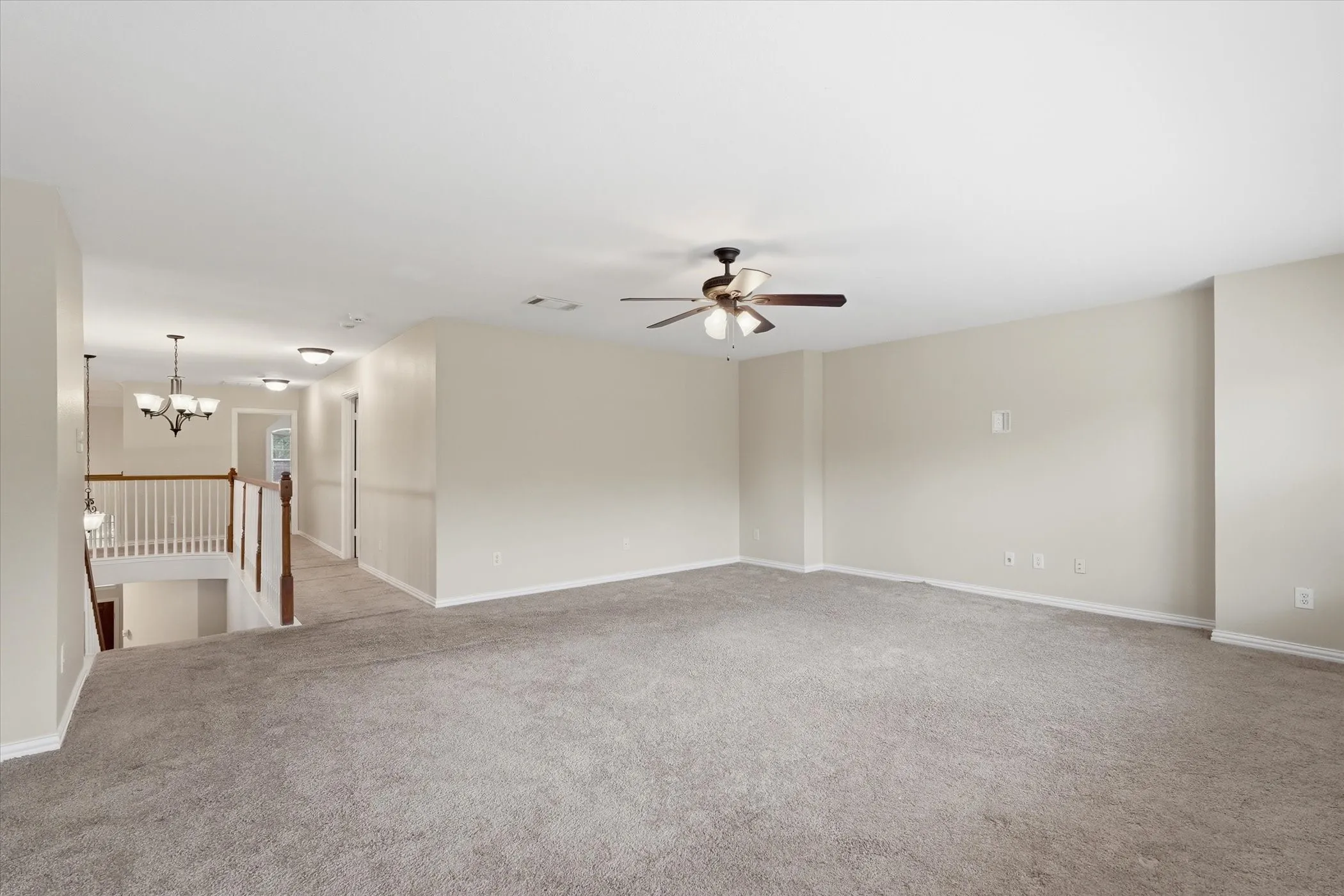 Single Family Residence For Sale in Dallas County , 6716 Prairie Flower Trail, Dallas, Texas 75227, 5 Bedroom, 4 Bathroom, 2 Garage spaces, 3,419 Sqft, built in 2007, mls#21234259, Real Estate Agent in Dallas, Homes For Sale in Dallas county, Homes For Sale in Dallas, Realtor in Dallas Texas, Real Estate Brokerage Independent Realty Texas, Luminita Cordes Realtor