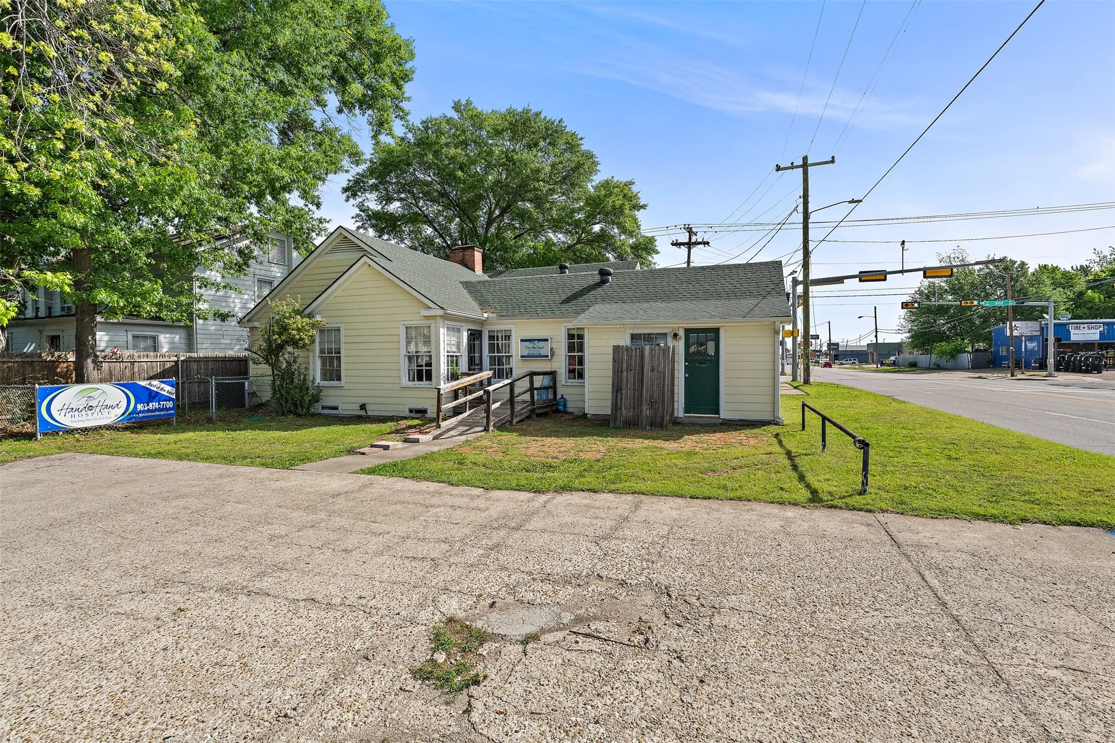 Office For Sale in Navarro County , 208 S 31st Street, Corsicana, Texas 75110, 0, 0, Garage spaces, 1,532 Sqft, built in 1950, Preowned, mls#21232428, Real Estate Agent in Corsicana, Homes For Sale in Navarro county, Homes For Sale in Corsicana, Realtor in Corsicana Texas, Real Estate Brokerage Independent Realty Texas, Luminita Cordes Realtor