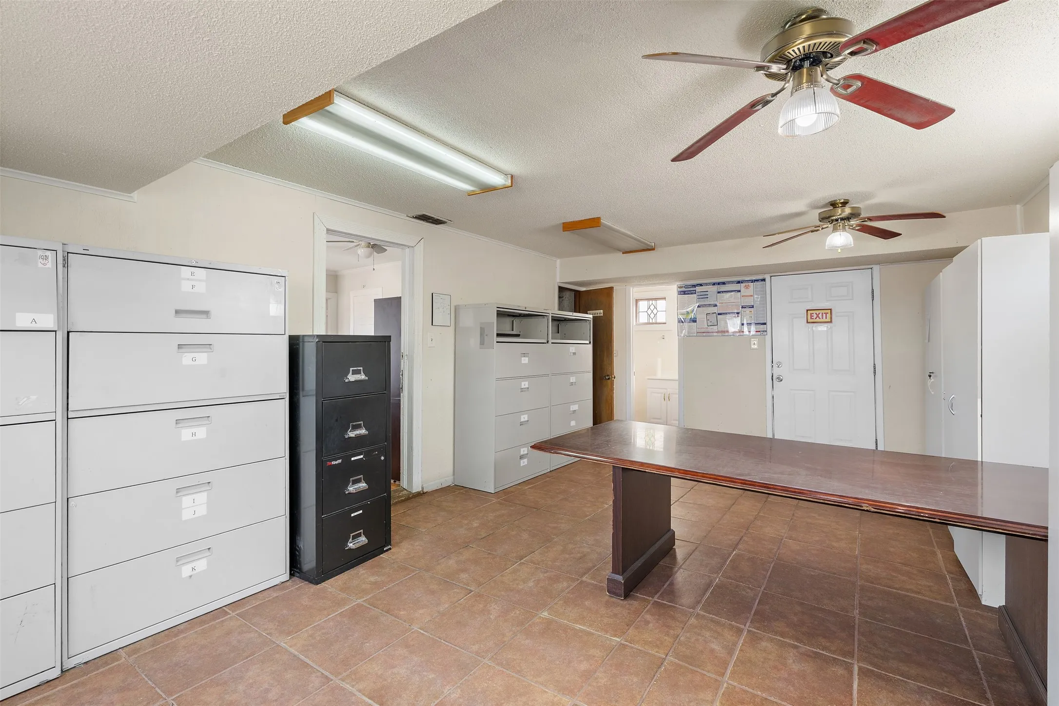 Office For Sale in Navarro County , 208 S 31st Street, Corsicana, Texas 75110, 0, 0, Garage spaces, 1,532 Sqft, built in 1950, Preowned, mls#21232428, Real Estate Agent in Corsicana, Homes For Sale in Navarro county, Homes For Sale in Corsicana, Realtor in Corsicana Texas, Real Estate Brokerage Independent Realty Texas, Luminita Cordes Realtor