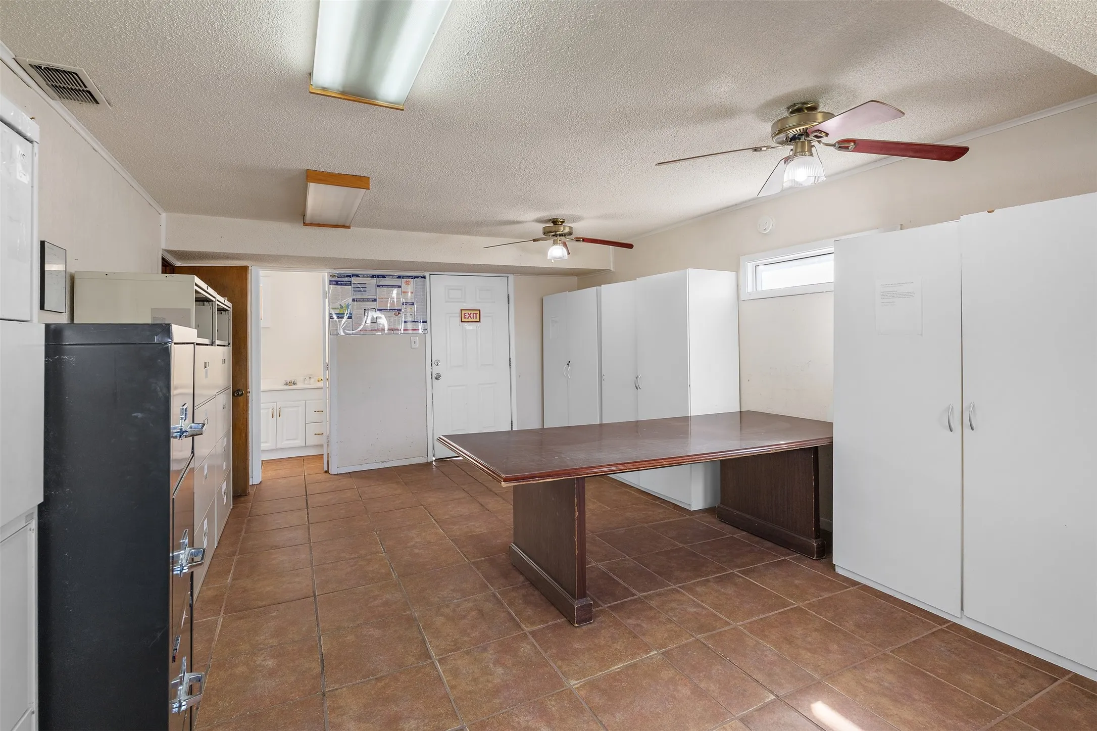 Office For Sale in Navarro County , 208 S 31st Street, Corsicana, Texas 75110, 0, 0, Garage spaces, 1,532 Sqft, built in 1950, Preowned, mls#21232428, Real Estate Agent in Corsicana, Homes For Sale in Navarro county, Homes For Sale in Corsicana, Realtor in Corsicana Texas, Real Estate Brokerage Independent Realty Texas, Luminita Cordes Realtor