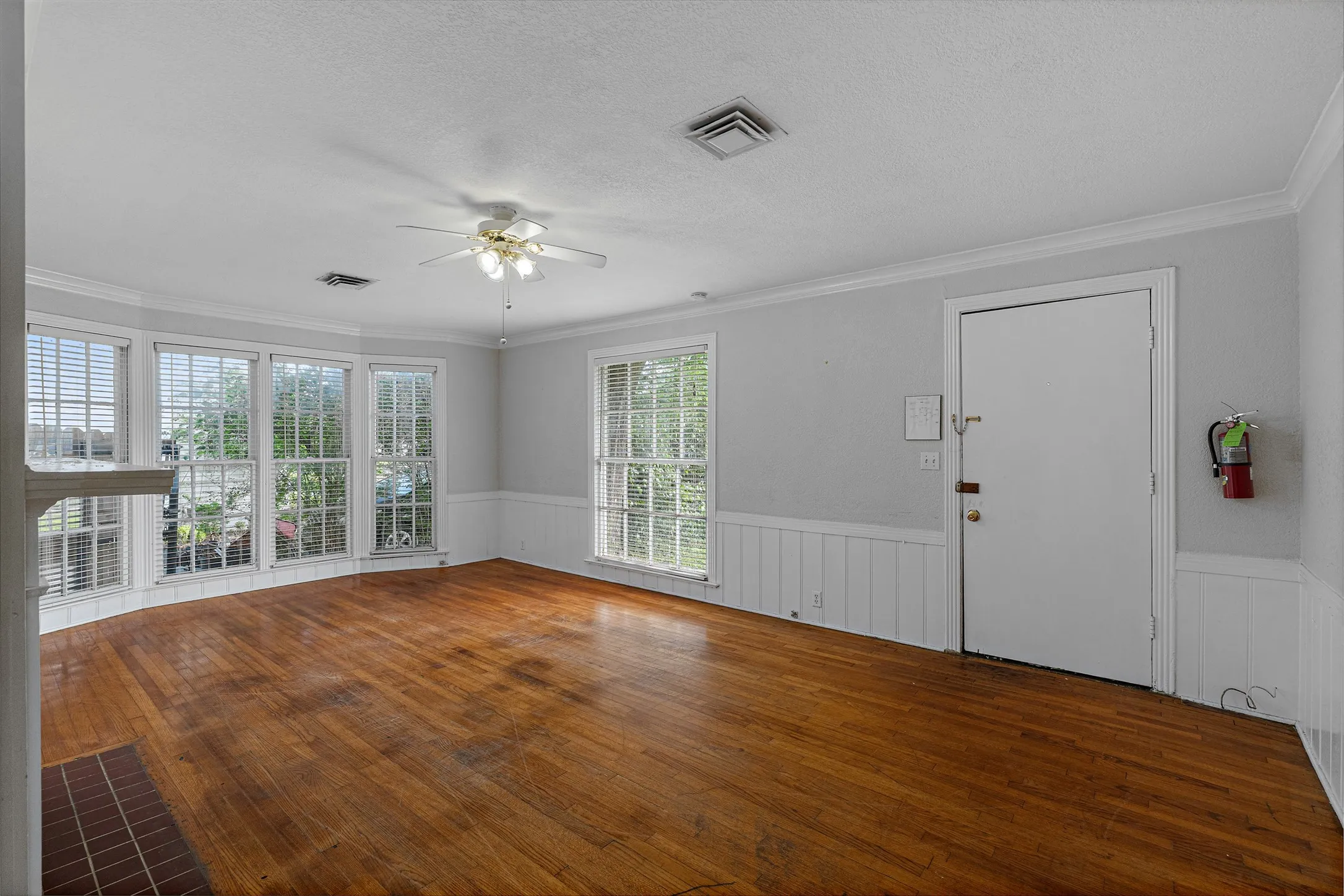 Office For Sale in Navarro County , 208 S 31st Street, Corsicana, Texas 75110, 0, 0, Garage spaces, 1,532 Sqft, built in 1950, Preowned, mls#21232428, Real Estate Agent in Corsicana, Homes For Sale in Navarro county, Homes For Sale in Corsicana, Realtor in Corsicana Texas, Real Estate Brokerage Independent Realty Texas, Luminita Cordes Realtor
