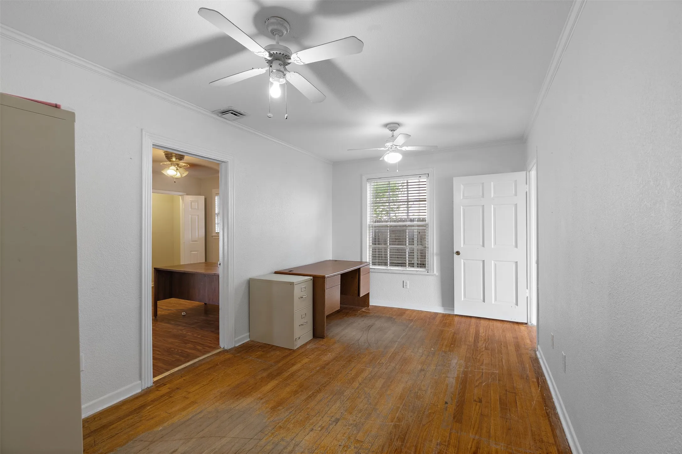 Office For Sale in Navarro County , 208 S 31st Street, Corsicana, Texas 75110, 0, 0, Garage spaces, 1,532 Sqft, built in 1950, Preowned, mls#21232428, Real Estate Agent in Corsicana, Homes For Sale in Navarro county, Homes For Sale in Corsicana, Realtor in Corsicana Texas, Real Estate Brokerage Independent Realty Texas, Luminita Cordes Realtor
