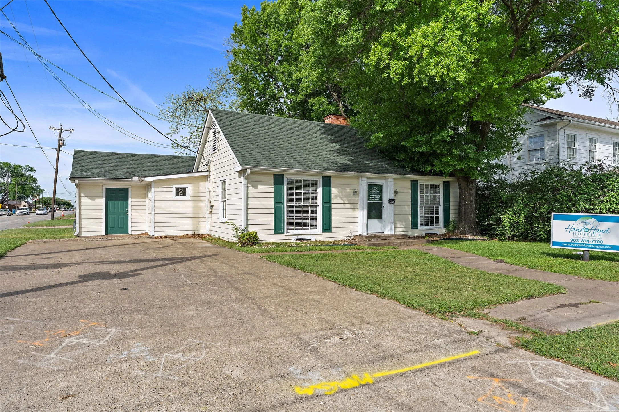 Office For Sale in Navarro County , 208 S 31st Street, Corsicana, Texas 75110, 0, 0, Garage spaces, 1,532 Sqft, built in 1950, Preowned, mls#21232428, Real Estate Agent in Corsicana, Homes For Sale in Navarro county, Homes For Sale in Corsicana, Realtor in Corsicana Texas, Real Estate Brokerage Independent Realty Texas, Luminita Cordes Realtor