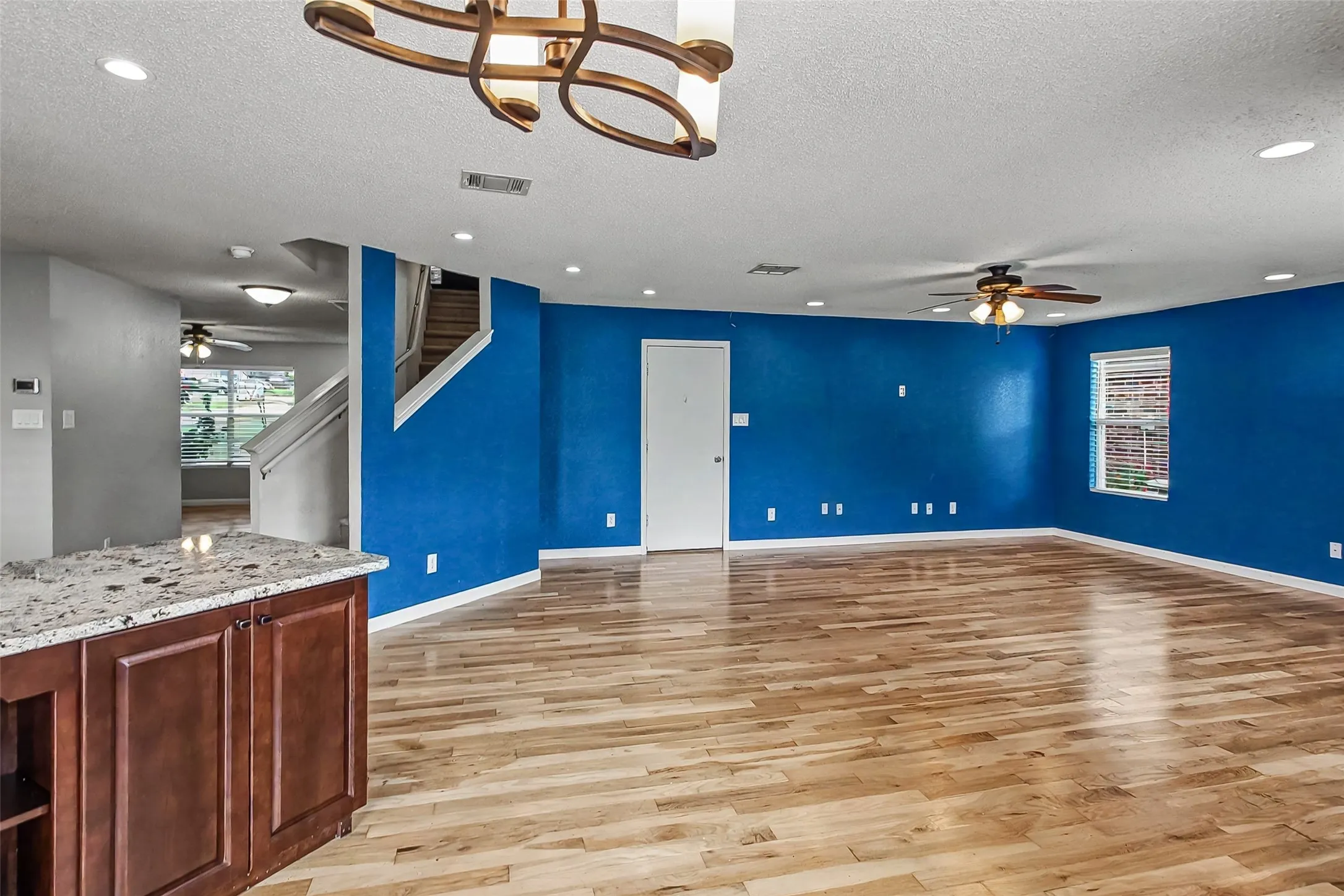 Single Family Residence For Sale in Tarrant County , 504 Tweeter Drive, Fort Worth, Texas 76108, 3 Bedroom, 3 Bathroom, 2 Garage spaces, 2,482 Sqft, built in 2005, Preowned, mls#21230005, Real Estate Agent in Fort Worth, Homes For Sale in Tarrant county, Homes For Sale in Fort Worth, Realtor in Fort Worth Texas, Real Estate Brokerage Independent Realty Texas, Luminita Cordes Realtor