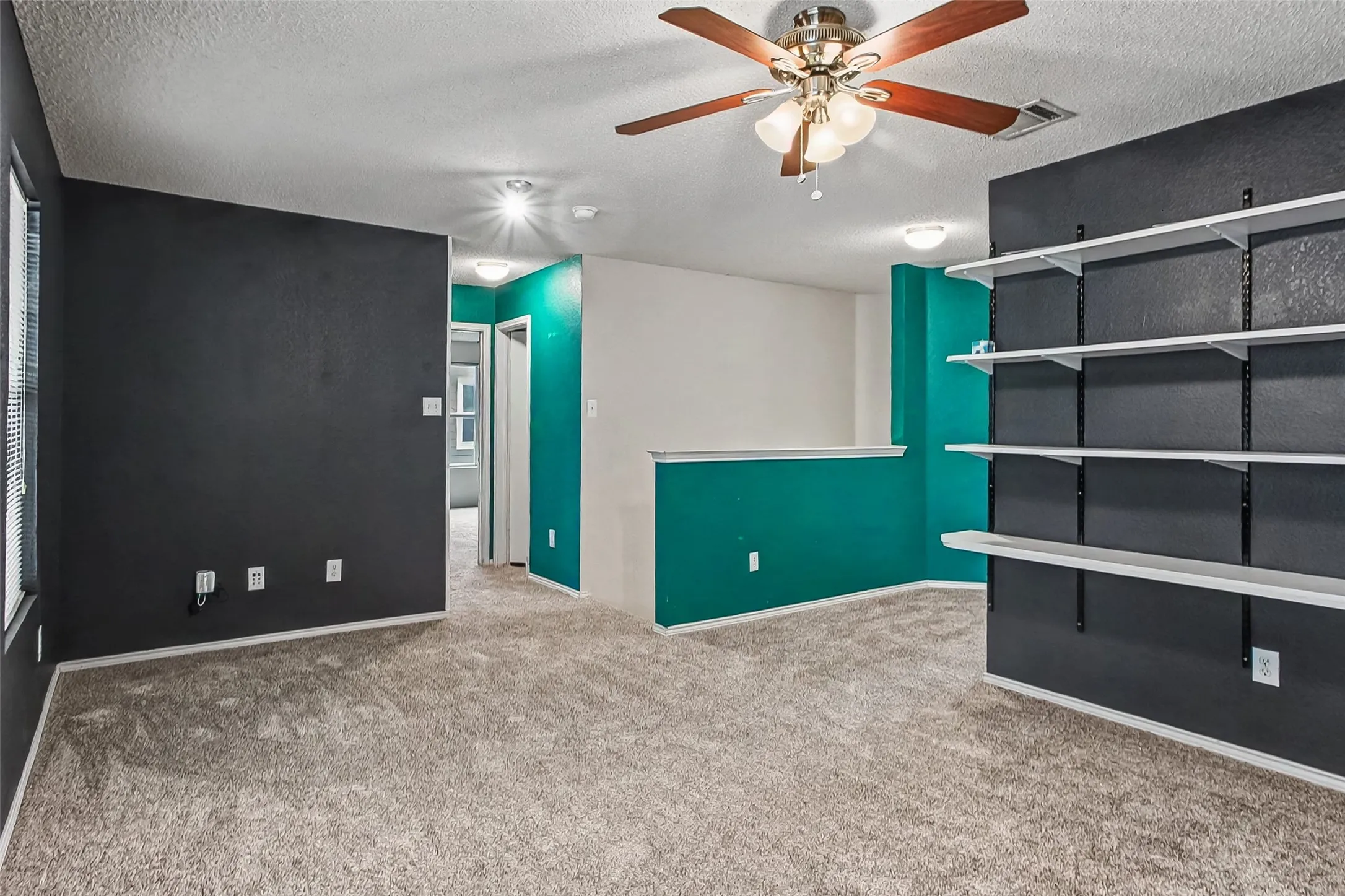 Single Family Residence For Sale in Tarrant County , 504 Tweeter Drive, Fort Worth, Texas 76108, 3 Bedroom, 3 Bathroom, 2 Garage spaces, 2,482 Sqft, built in 2005, Preowned, mls#21230005, Real Estate Agent in Fort Worth, Homes For Sale in Tarrant county, Homes For Sale in Fort Worth, Realtor in Fort Worth Texas, Real Estate Brokerage Independent Realty Texas, Luminita Cordes Realtor