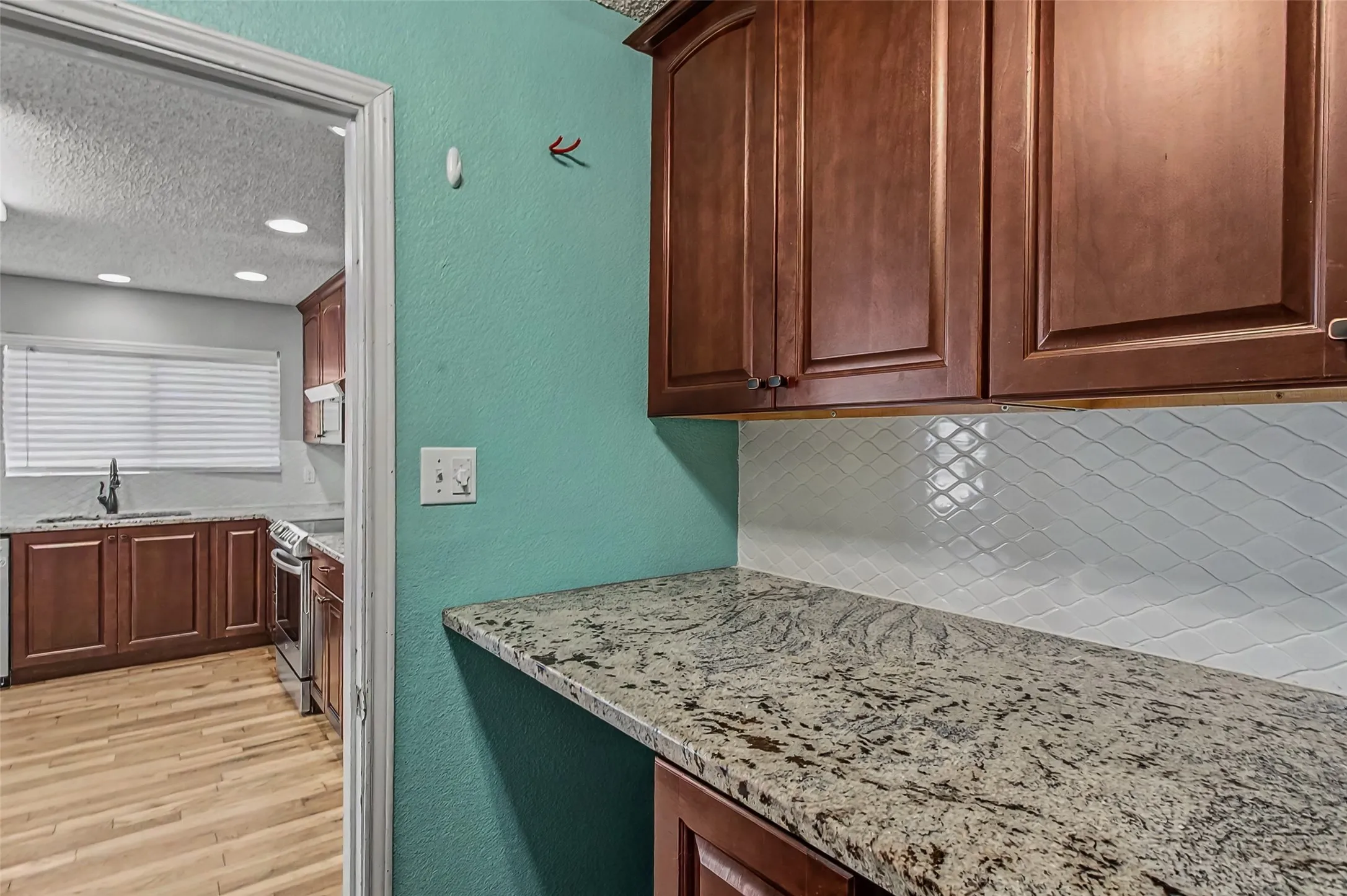 Single Family Residence For Sale in Tarrant County , 504 Tweeter Drive, Fort Worth, Texas 76108, 3 Bedroom, 3 Bathroom, 2 Garage spaces, 2,482 Sqft, built in 2005, Preowned, mls#21230005, Real Estate Agent in Fort Worth, Homes For Sale in Tarrant county, Homes For Sale in Fort Worth, Realtor in Fort Worth Texas, Real Estate Brokerage Independent Realty Texas, Luminita Cordes Realtor