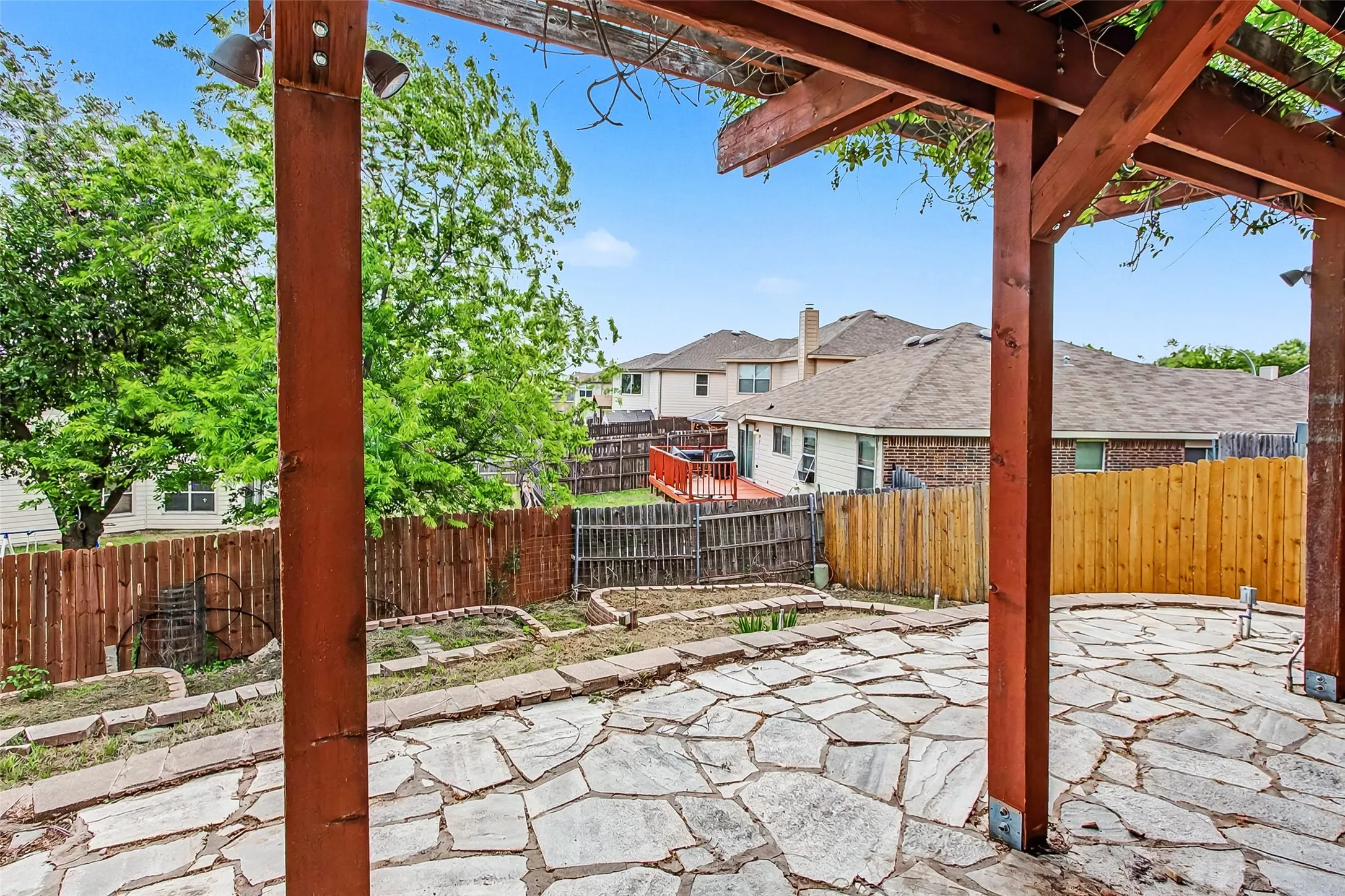 Single Family Residence For Sale in Tarrant County , 504 Tweeter Drive, Fort Worth, Texas 76108, 3 Bedroom, 3 Bathroom, 2 Garage spaces, 2,482 Sqft, built in 2005, Preowned, mls#21230005, Real Estate Agent in Fort Worth, Homes For Sale in Tarrant county, Homes For Sale in Fort Worth, Realtor in Fort Worth Texas, Real Estate Brokerage Independent Realty Texas, Luminita Cordes Realtor