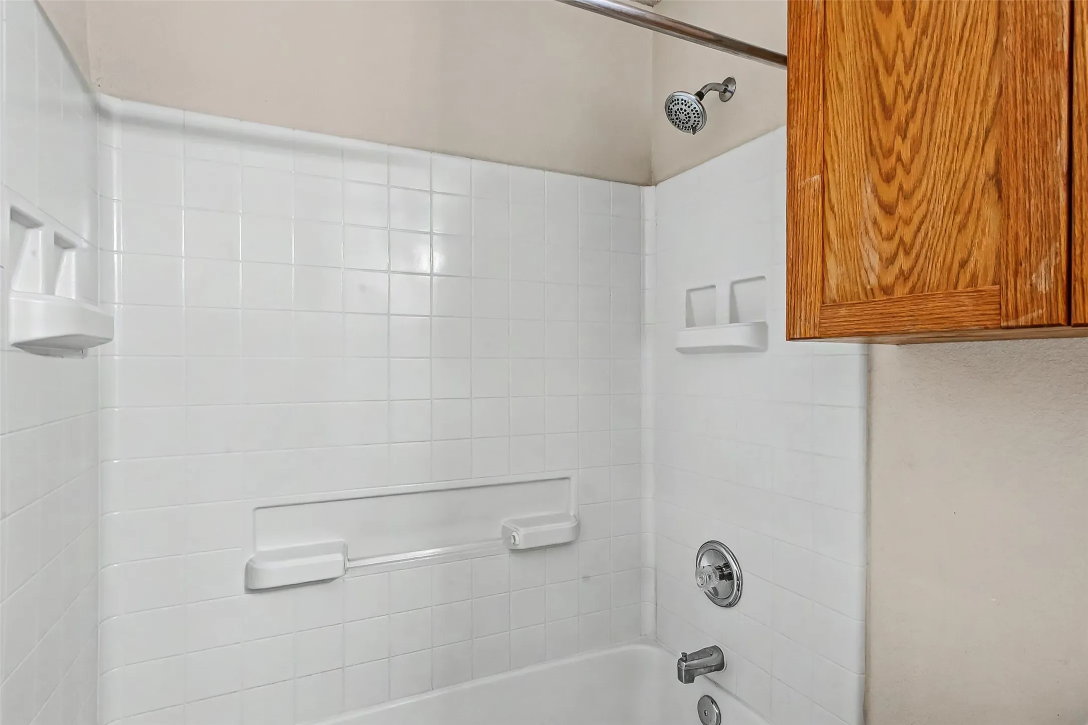Single Family Residence For Sale in Tarrant County , 504 Tweeter Drive, Fort Worth, Texas 76108, 3 Bedroom, 3 Bathroom, 2 Garage spaces, 2,482 Sqft, built in 2005, Preowned, mls#21230005, Real Estate Agent in Fort Worth, Homes For Sale in Tarrant county, Homes For Sale in Fort Worth, Realtor in Fort Worth Texas, Real Estate Brokerage Independent Realty Texas, Luminita Cordes Realtor