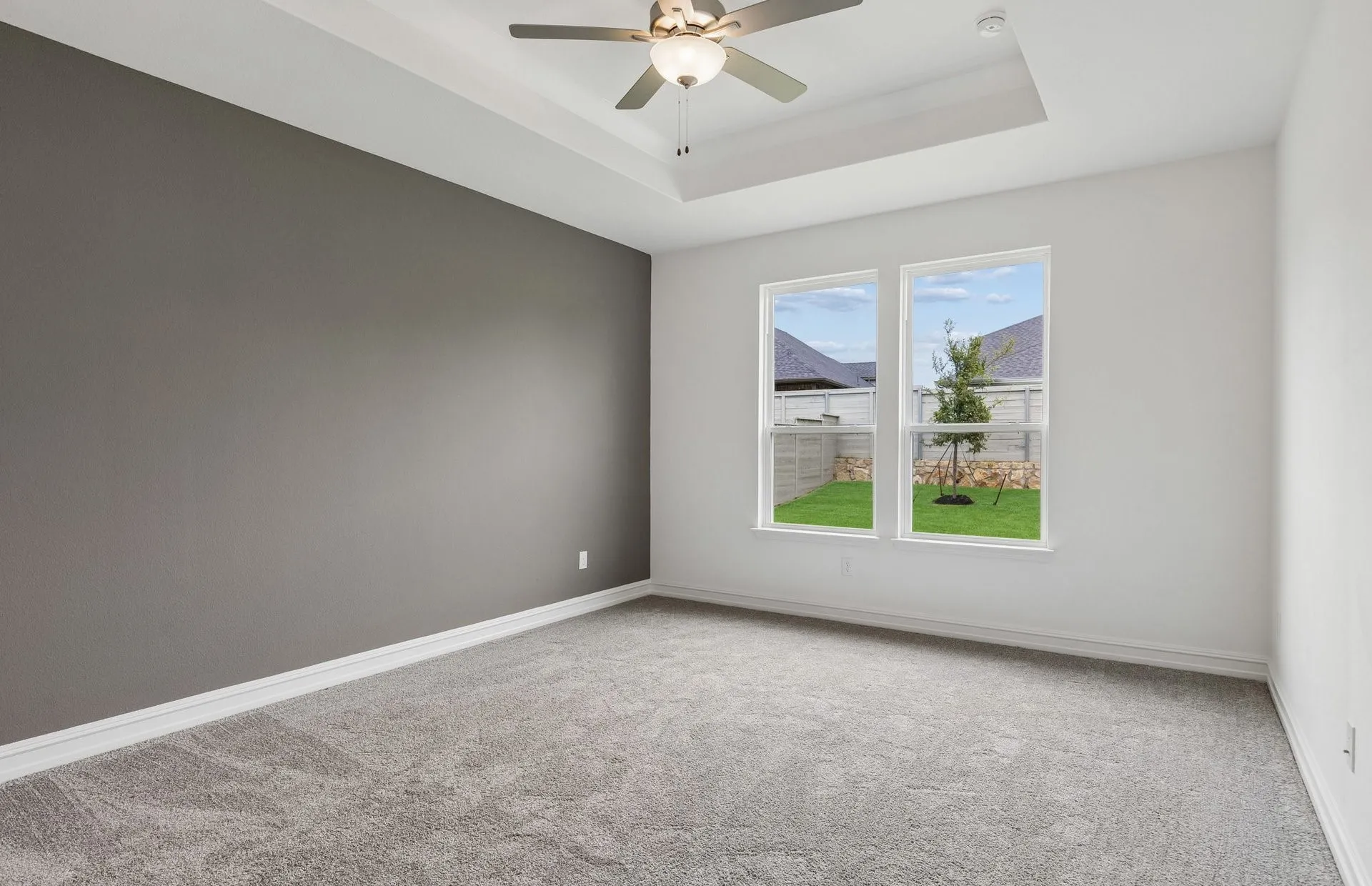 Owners suite with tray ceiling