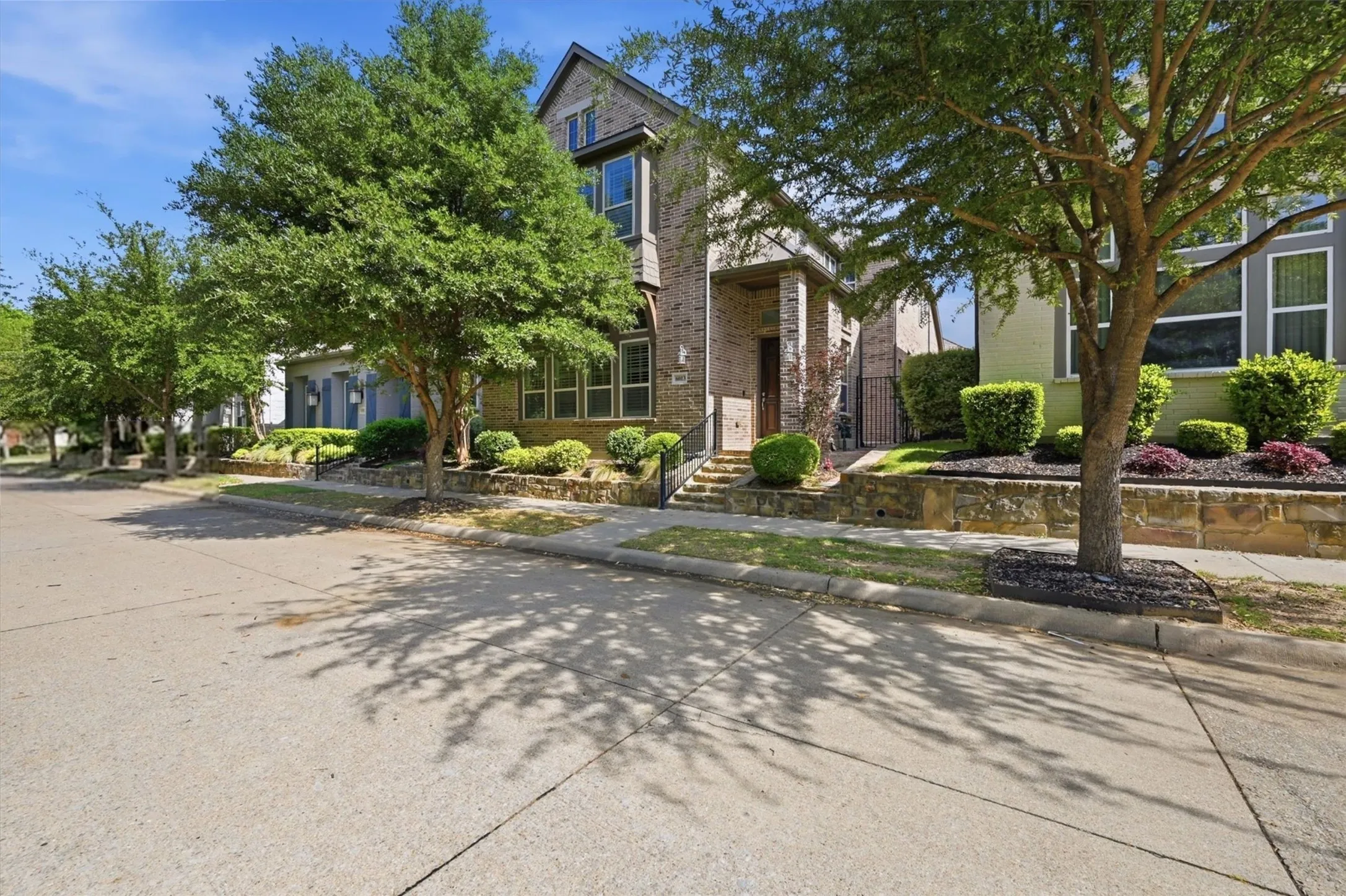 Single Family Residence For Sale in Collin County , 6013 Grand Ranch Parkway, Mc Kinney, Texas 75070, 4 Bedroom, 5 Bathroom, 2 Garage spaces, 3,118 Sqft, built in 2016, Preowned, mls#21231954, Real Estate Agent in Mc Kinney, Homes For Sale in Collin county, Homes For Sale in Mc Kinney, Realtor in Mc Kinney Texas, Real Estate Brokerage Independent Realty Texas, Luminita Cordes Realtor