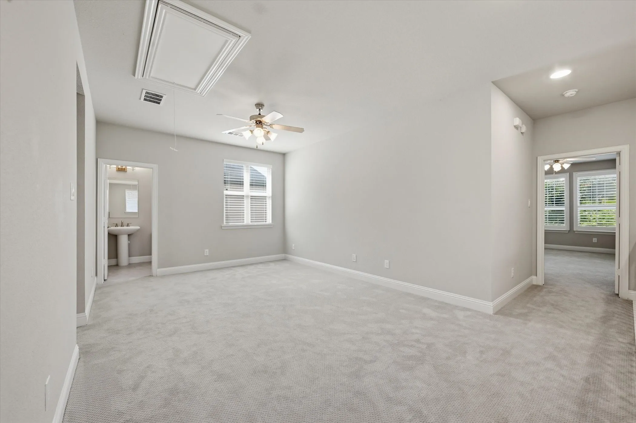 Single Family Residence For Sale in Collin County , 6013 Grand Ranch Parkway, Mc Kinney, Texas 75070, 4 Bedroom, 5 Bathroom, 2 Garage spaces, 3,118 Sqft, built in 2016, Preowned, mls#21231954, Real Estate Agent in Mc Kinney, Homes For Sale in Collin county, Homes For Sale in Mc Kinney, Realtor in Mc Kinney Texas, Real Estate Brokerage Independent Realty Texas, Luminita Cordes Realtor