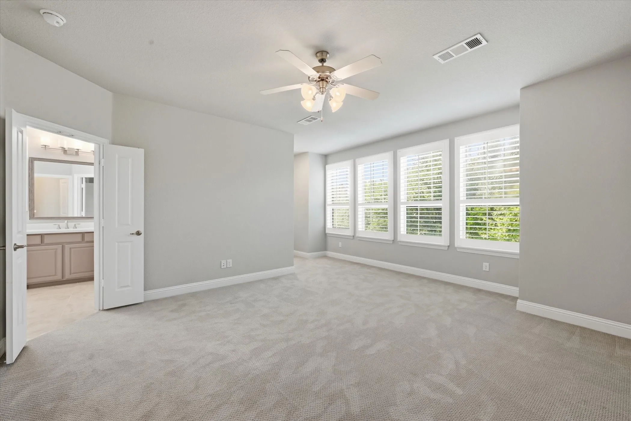 Single Family Residence For Sale in Collin County , 6013 Grand Ranch Parkway, Mc Kinney, Texas 75070, 4 Bedroom, 5 Bathroom, 2 Garage spaces, 3,118 Sqft, built in 2016, Preowned, mls#21231954, Real Estate Agent in Mc Kinney, Homes For Sale in Collin county, Homes For Sale in Mc Kinney, Realtor in Mc Kinney Texas, Real Estate Brokerage Independent Realty Texas, Luminita Cordes Realtor