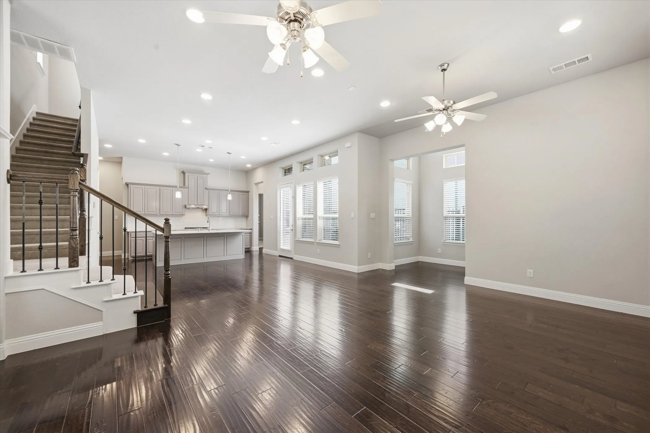 Single Family Residence For Sale in Collin County , 6013 Grand Ranch Parkway, Mc Kinney, Texas 75070, 4 Bedroom, 5 Bathroom, 2 Garage spaces, 3,118 Sqft, built in 2016, Preowned, mls#21231954, Real Estate Agent in Mc Kinney, Homes For Sale in Collin county, Homes For Sale in Mc Kinney, Realtor in Mc Kinney Texas, Real Estate Brokerage Independent Realty Texas, Luminita Cordes Realtor