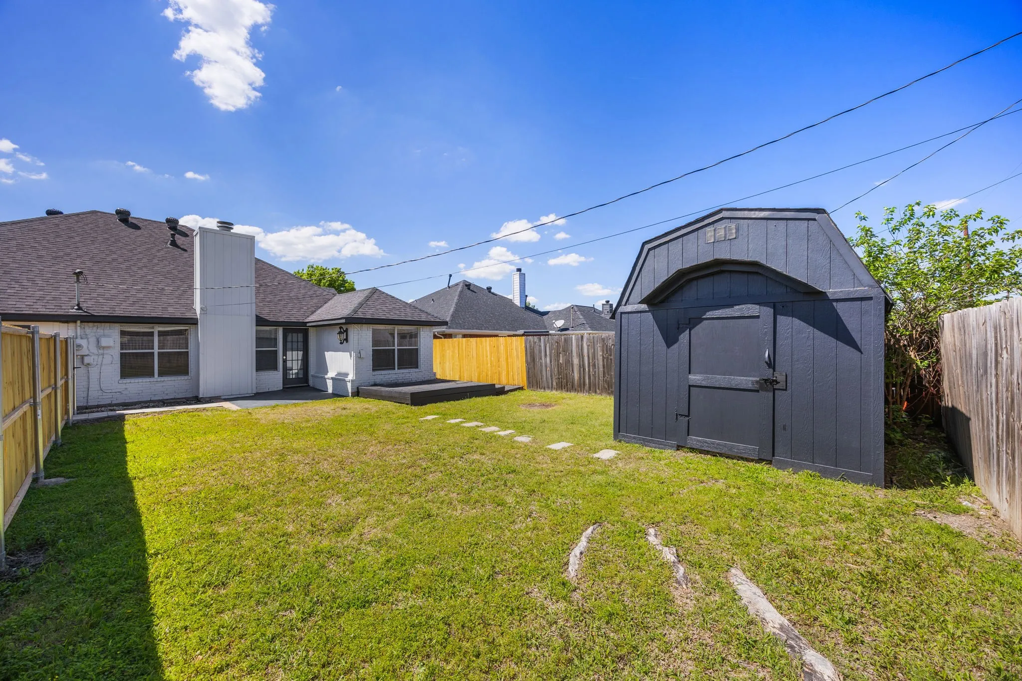 Single Family Residence For Sale in Collin County , 709 Flagstone Way, Wylie, Texas 75098, 3 Bedroom, 2 Bathroom, Garage spaces, 1,654 Sqft, built in 1996, Preowned, mls#21229761, Real Estate Agent in Wylie, Homes For Sale in Collin county, Homes For Sale in Wylie, Realtor in Wylie Texas, Real Estate Brokerage Independent Realty Texas, Luminita Cordes Realtor